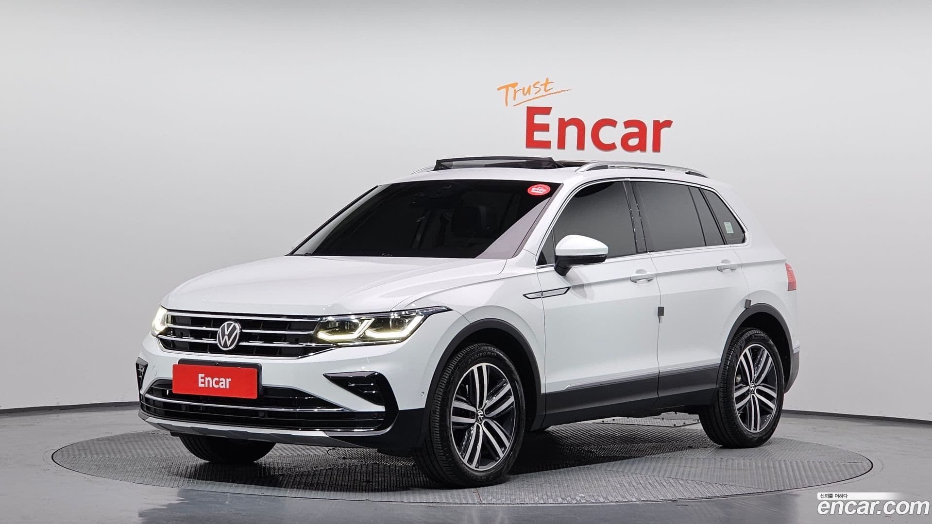 Main__Slider__Photo:Tiguan Volkswagen 2021.8-0