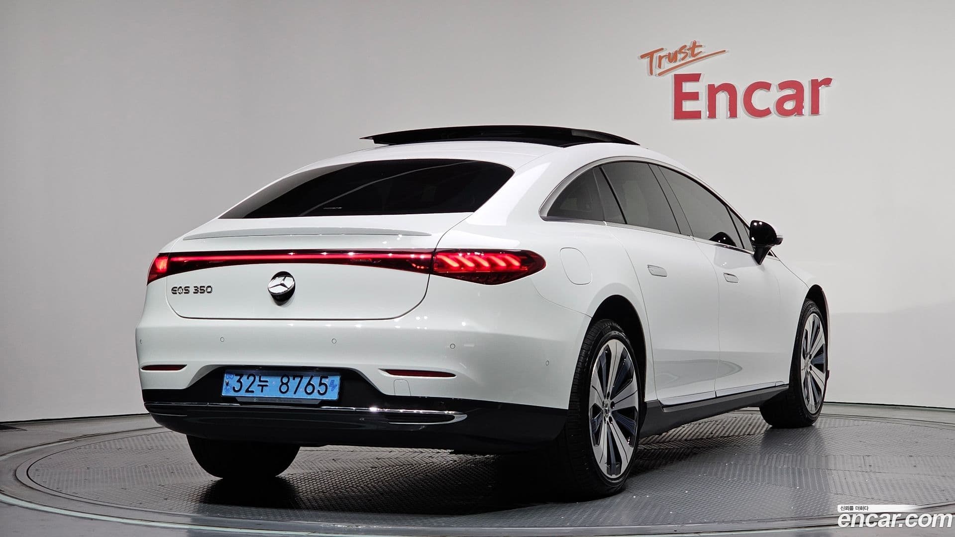 Main__Slider__Photo:EQS Mercedes-Benz 2022.10-1