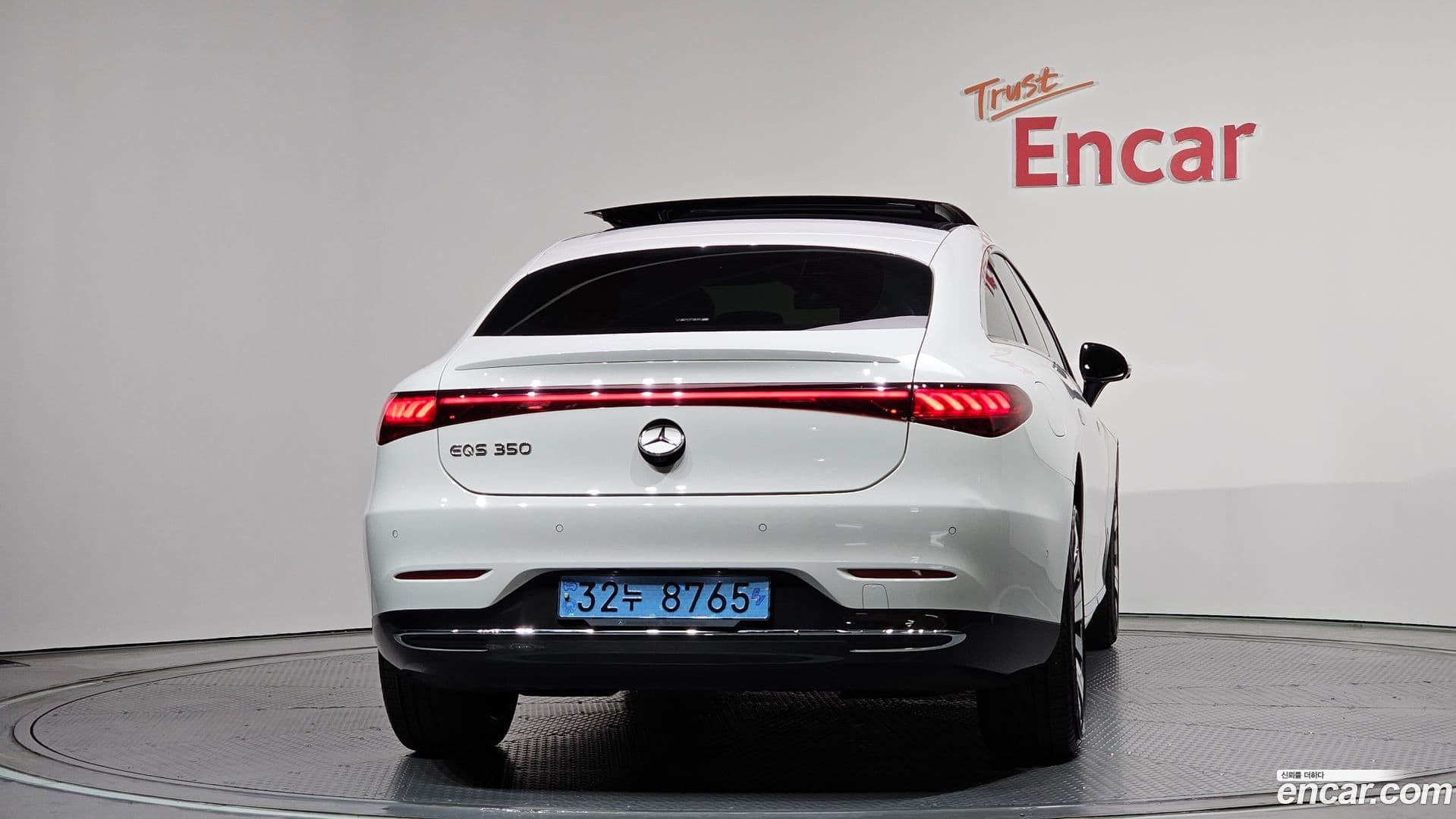 Main__Slider__Photo:EQS Mercedes-Benz 2022.10-3