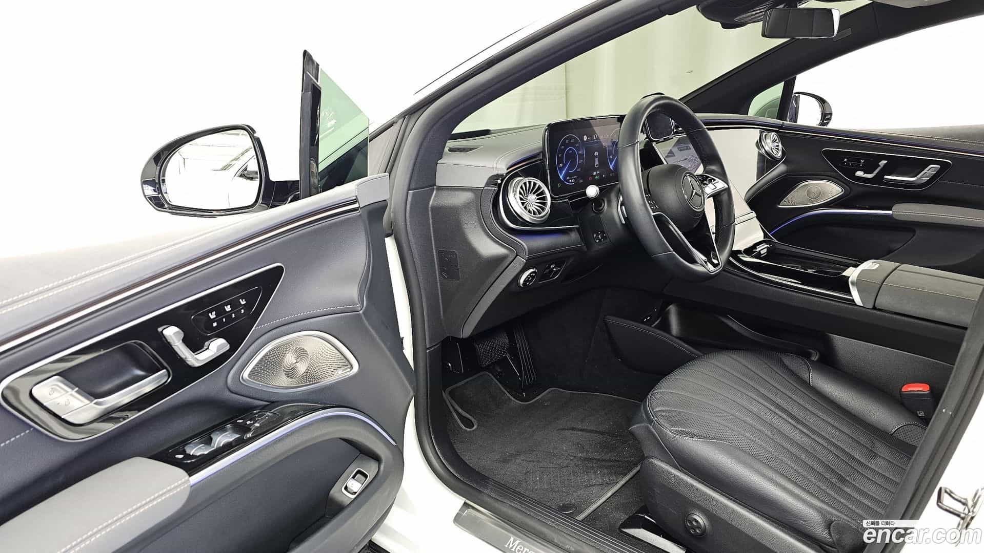 EQS Mercedes-Benz 2022.10-INNER-010
