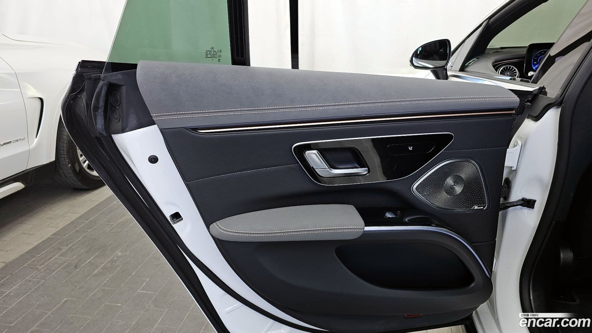 Main__Slider__Photo:EQS Mercedes-Benz 2022.10-24