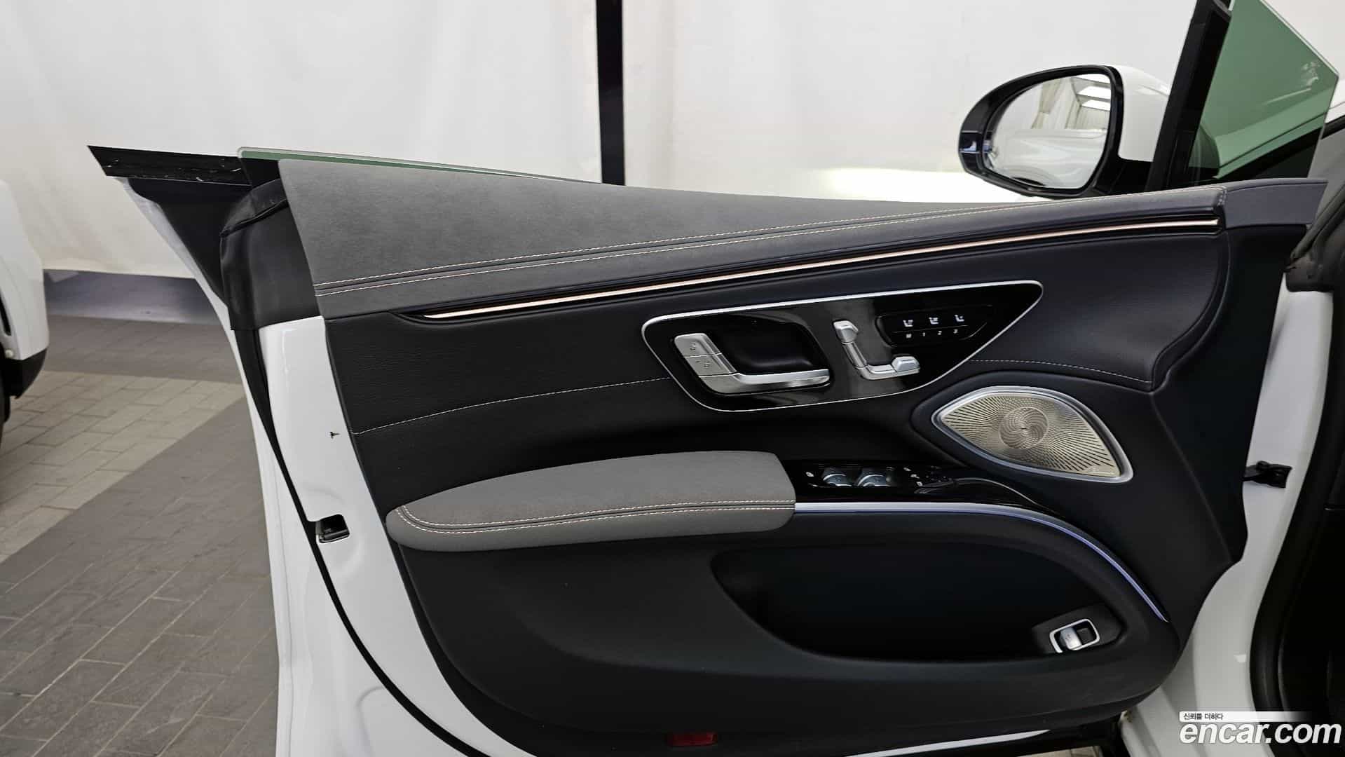 EQS Mercedes-Benz 2022.10-OPTION-046