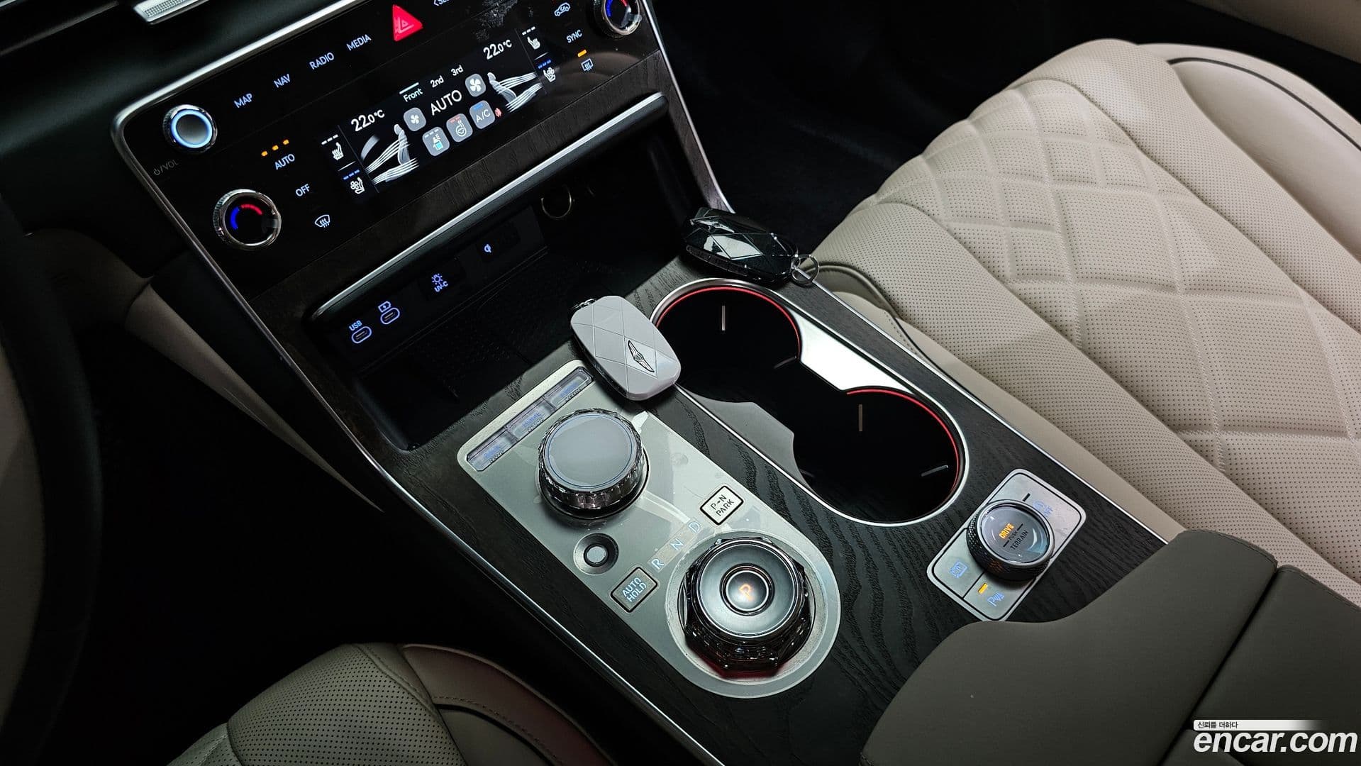 Main__Slider__Photo:GV80 Genesis 2024.3-8