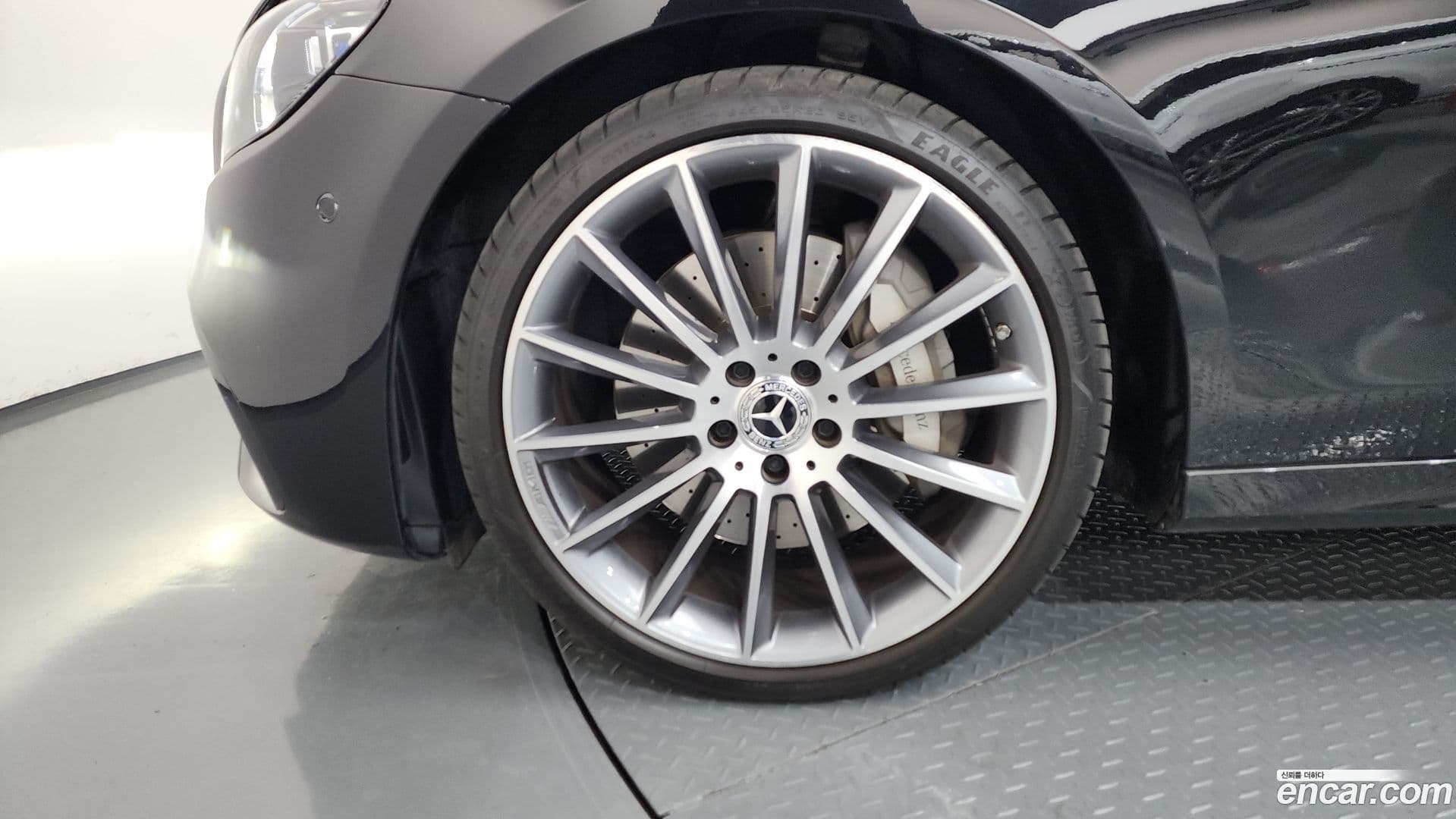 Main__Slider__Photo:E-Class Mercedes-Benz 2022.9-4