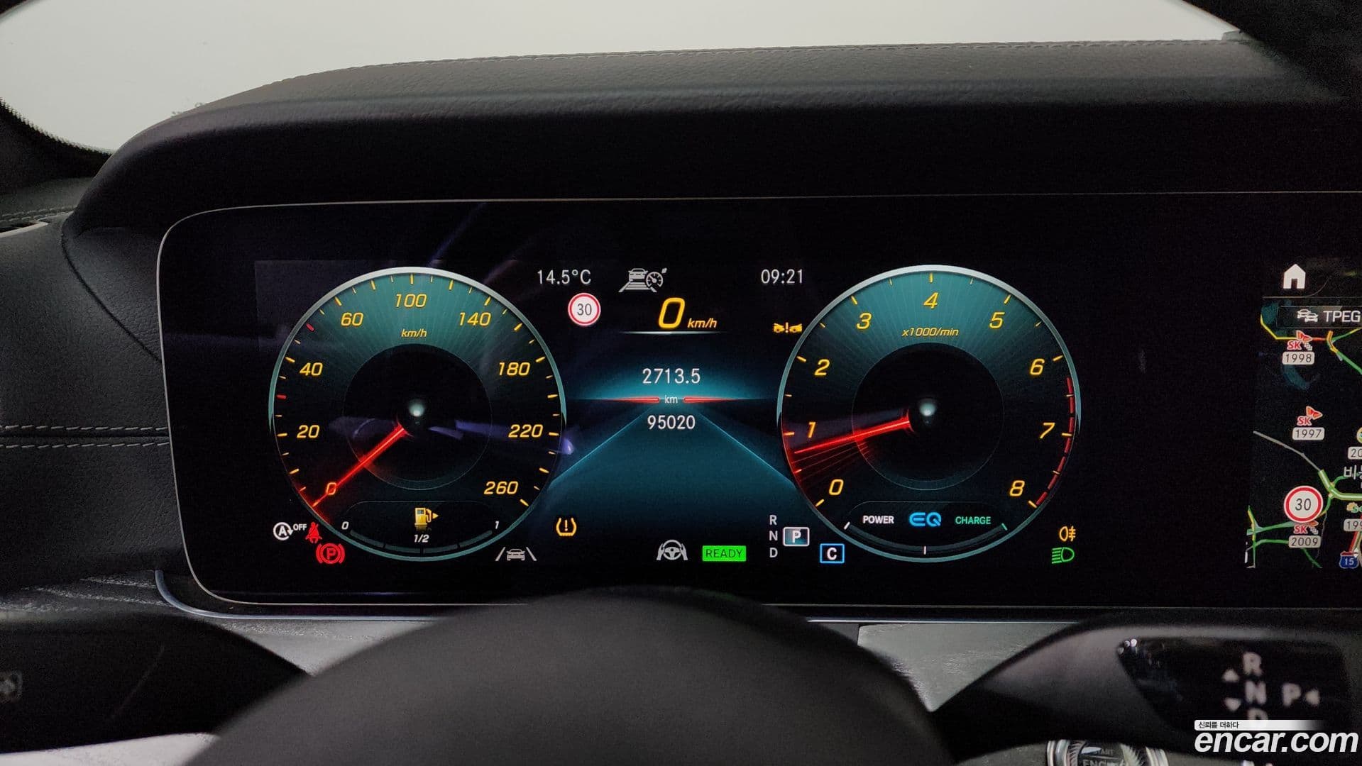 Main__Slider__Photo:E-Class Mercedes-Benz 2022.9-7