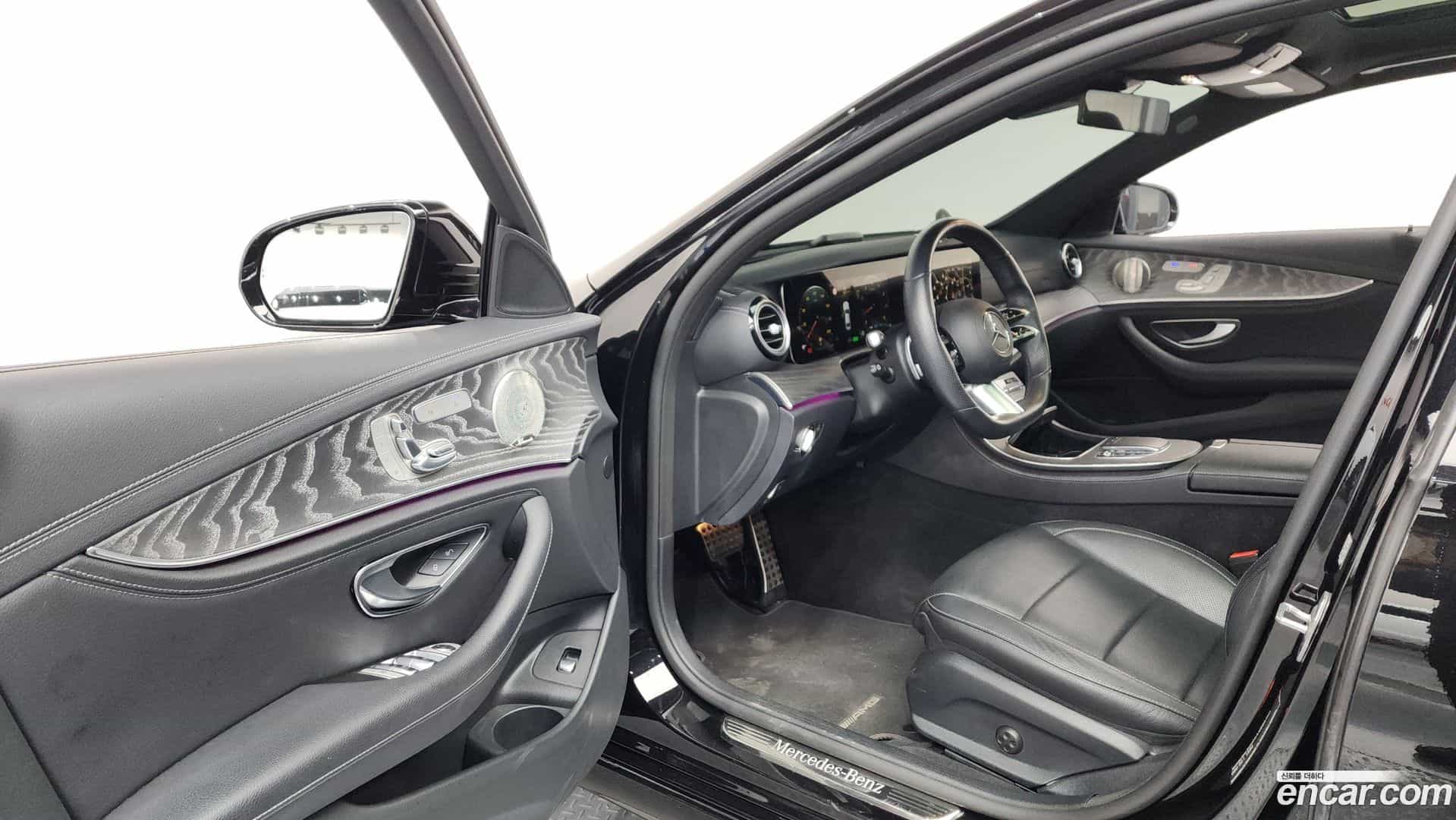 E-Class Mercedes-Benz 2022.9-INNER-010