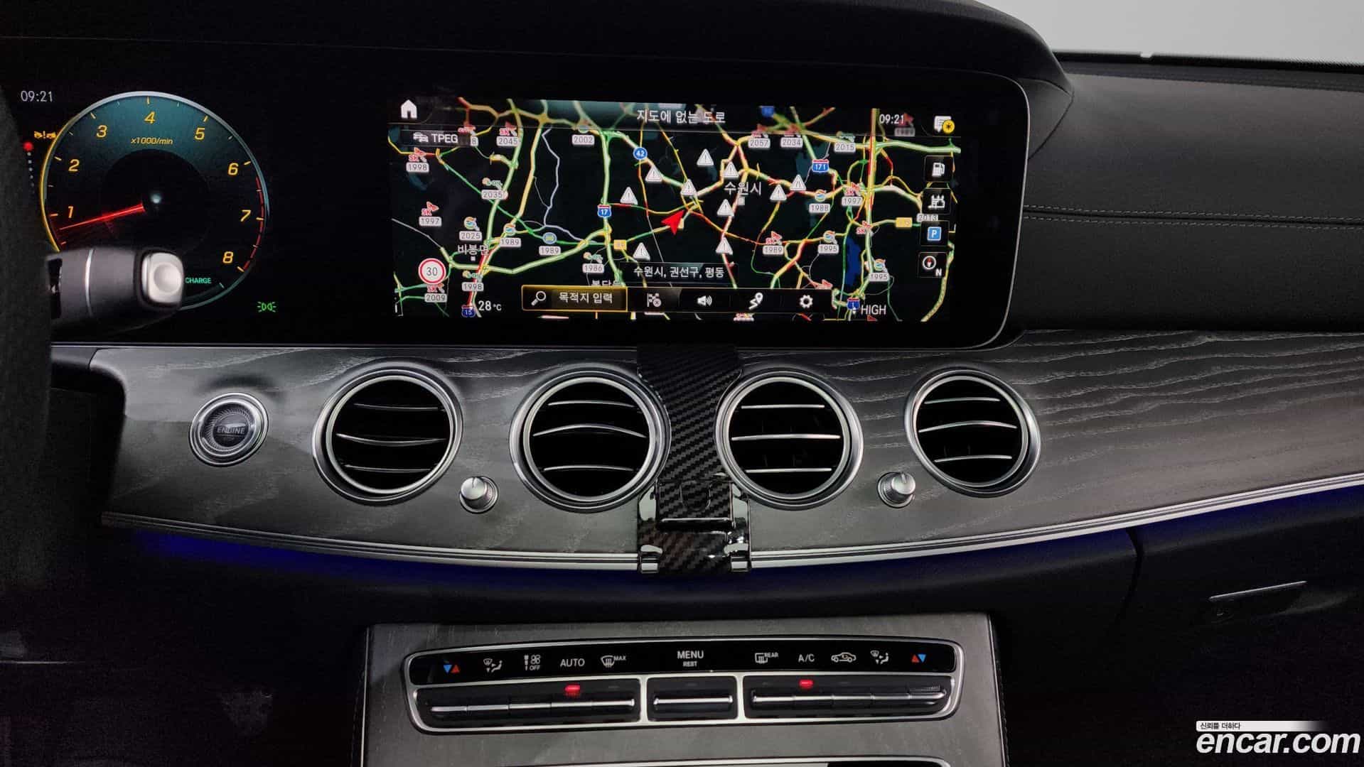 E-Class Mercedes-Benz 2022.9-OPTION-016
