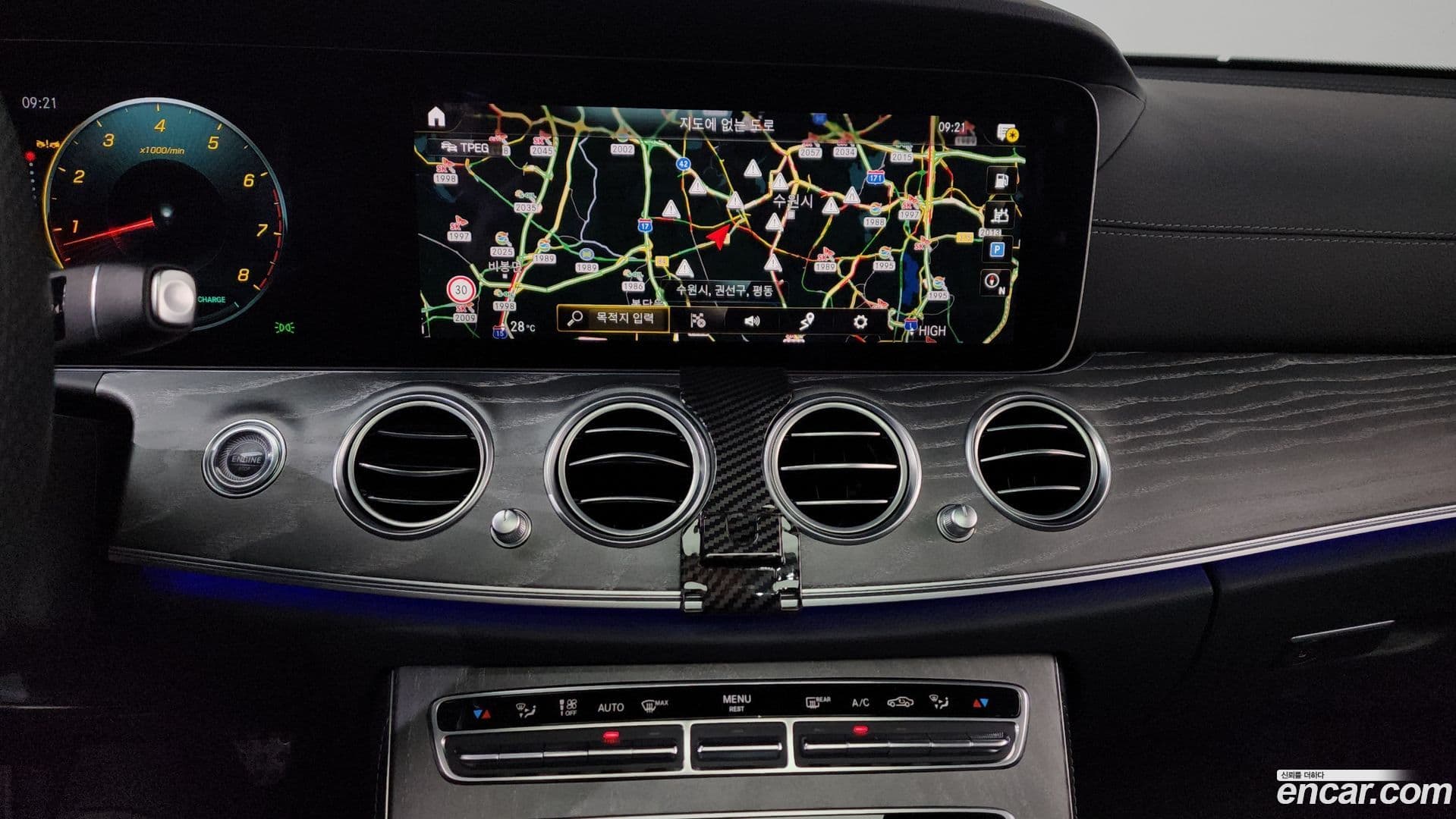 Main__Slider__Photo:E-Class Mercedes-Benz 2022.9-11