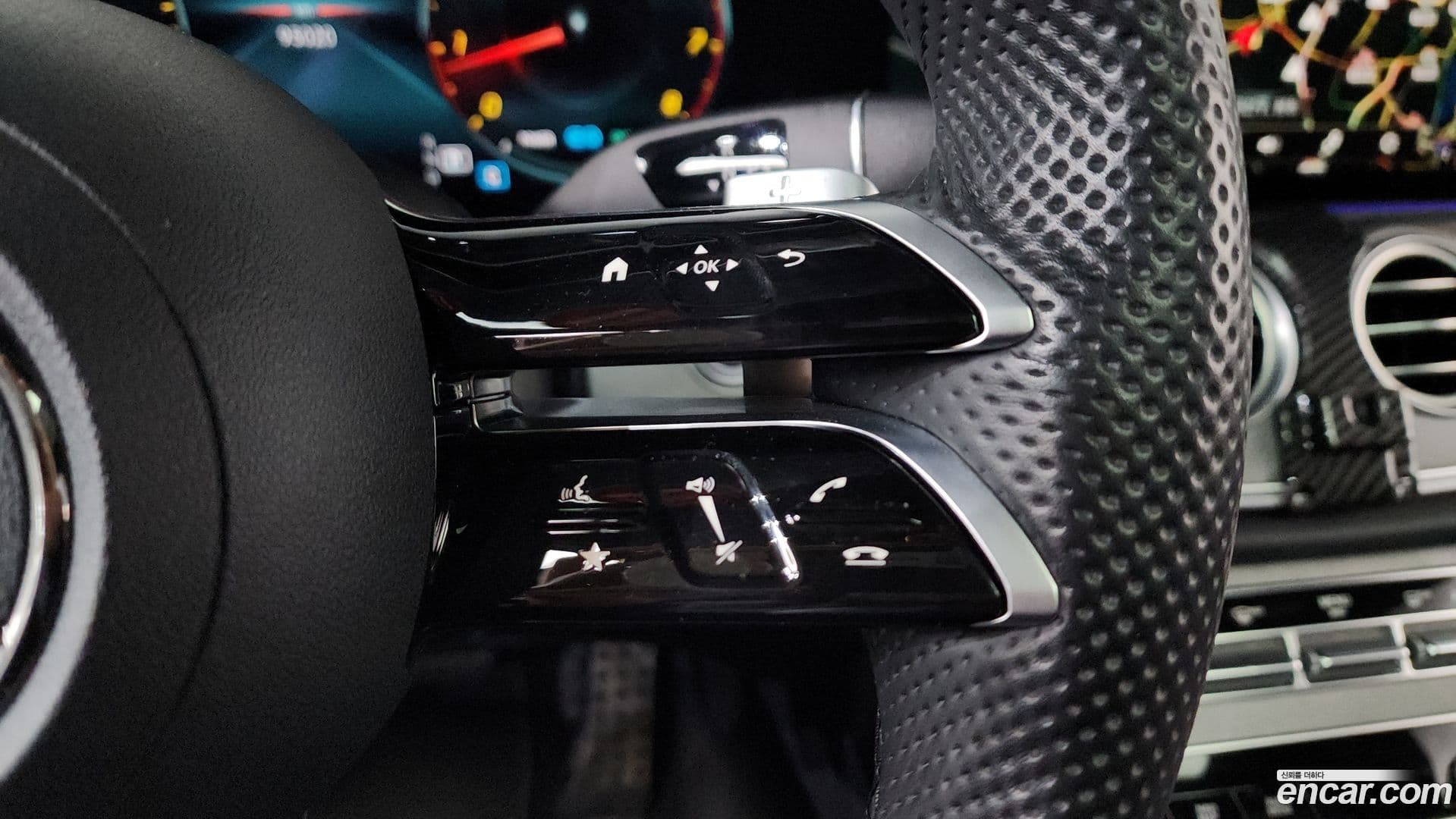 Main__Slider__Photo:E-Class Mercedes-Benz 2022.9-15