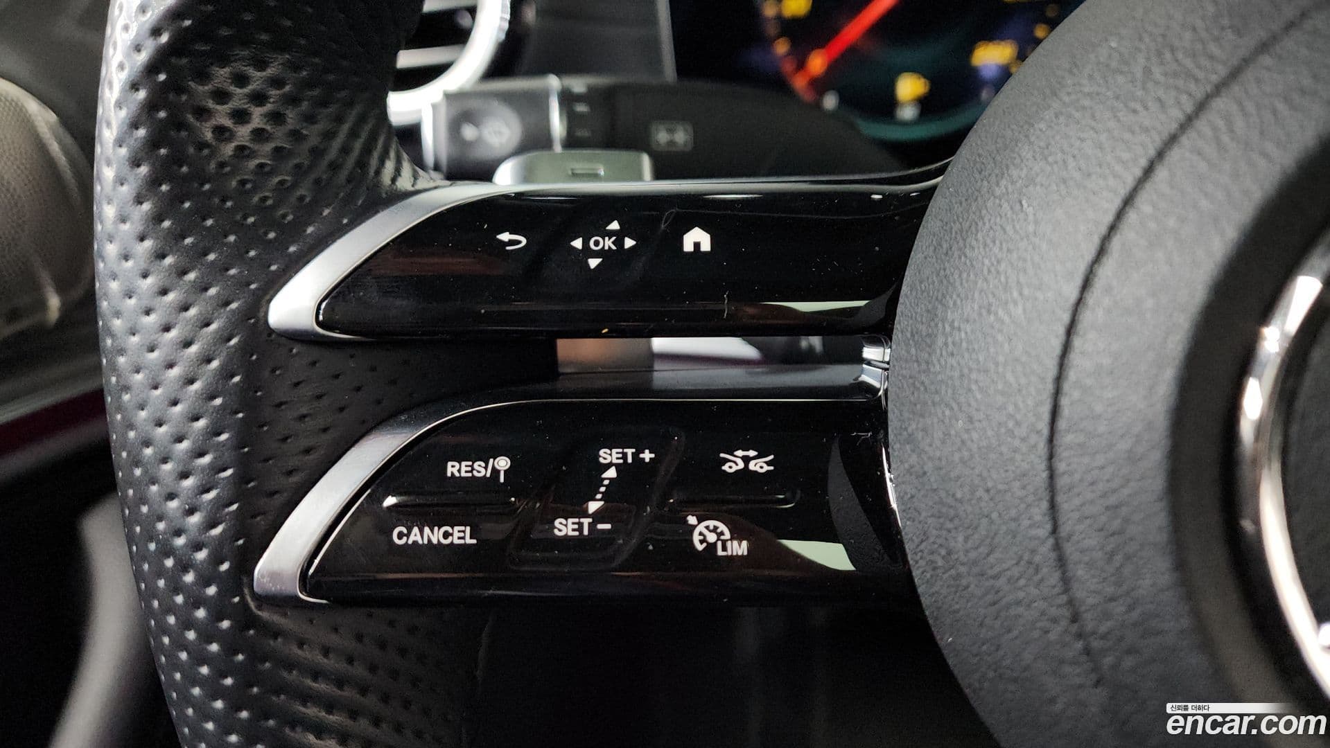 Main__Slider__Photo:E-Class Mercedes-Benz 2022.9-16
