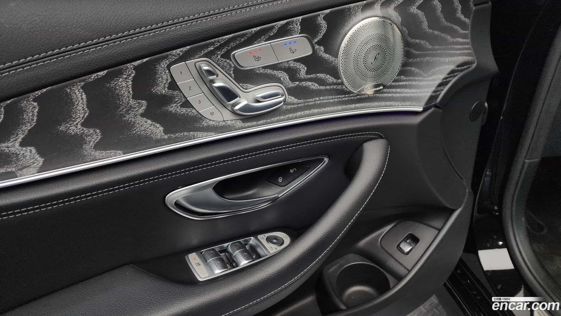 E-Class Mercedes-Benz 2022.9-INNER-034