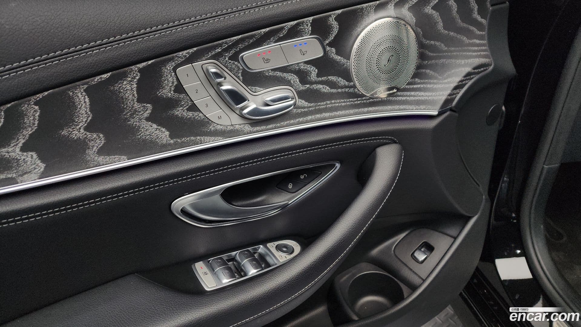 Main__Slider__Photo:E-Class Mercedes-Benz 2022.9-23