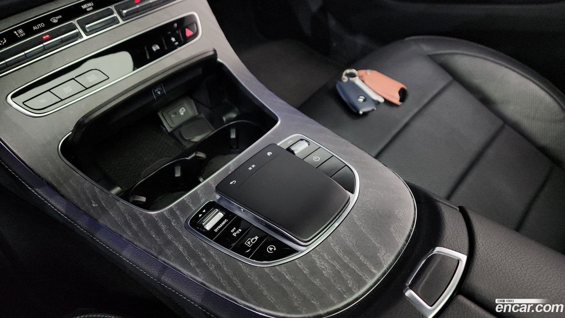 Main__Slider__Photo:E-Class Mercedes-Benz 2022.9-27
