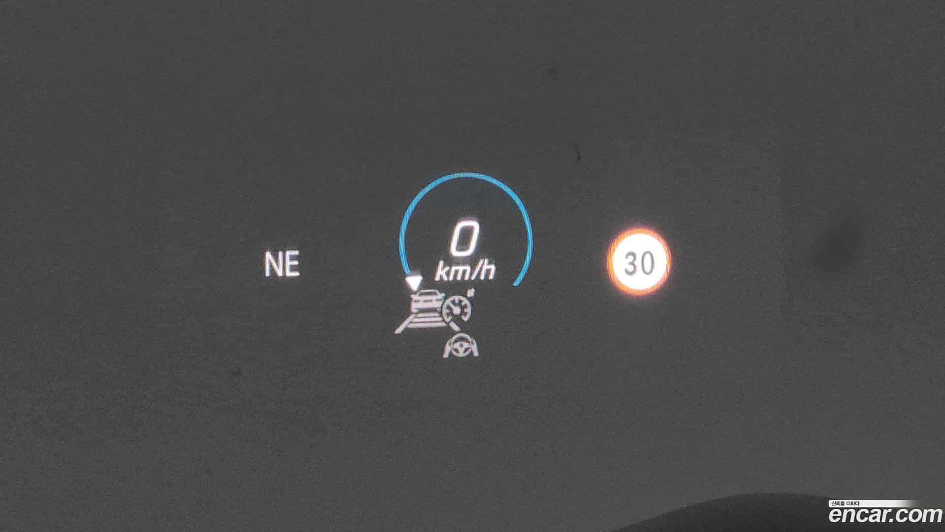 E-Class Mercedes-Benz 2022.9-OPTION-045