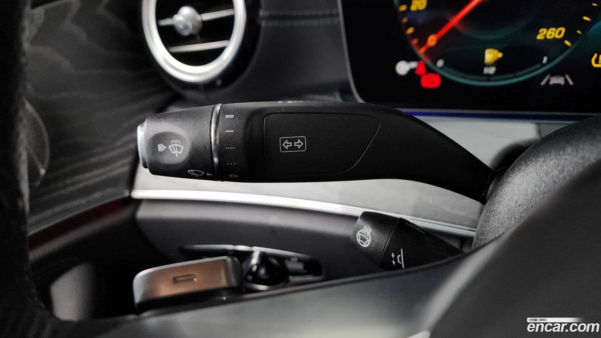 E-Class Mercedes-Benz 2022.9-OPTION-050