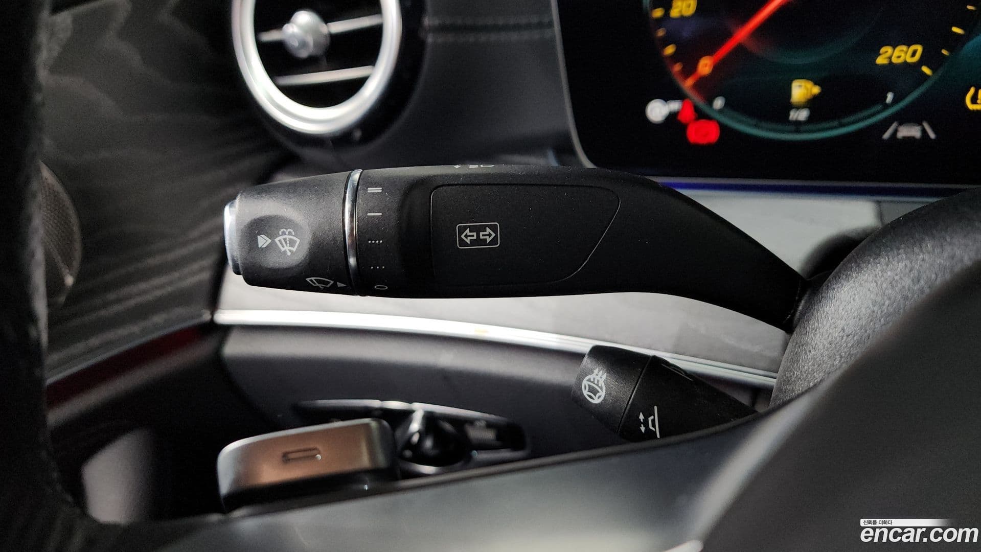 Main__Slider__Photo:E-Class Mercedes-Benz 2022.9-36