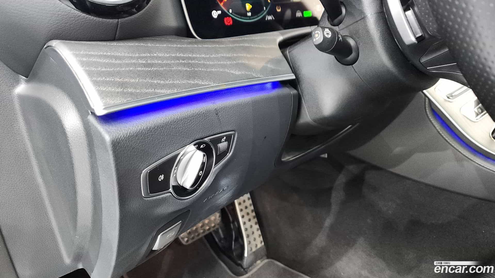 E-Class Mercedes-Benz 2022.9-OPTION-051