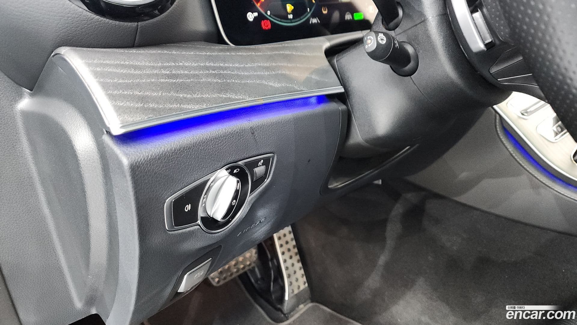 Main__Slider__Photo:E-Class Mercedes-Benz 2022.9-37