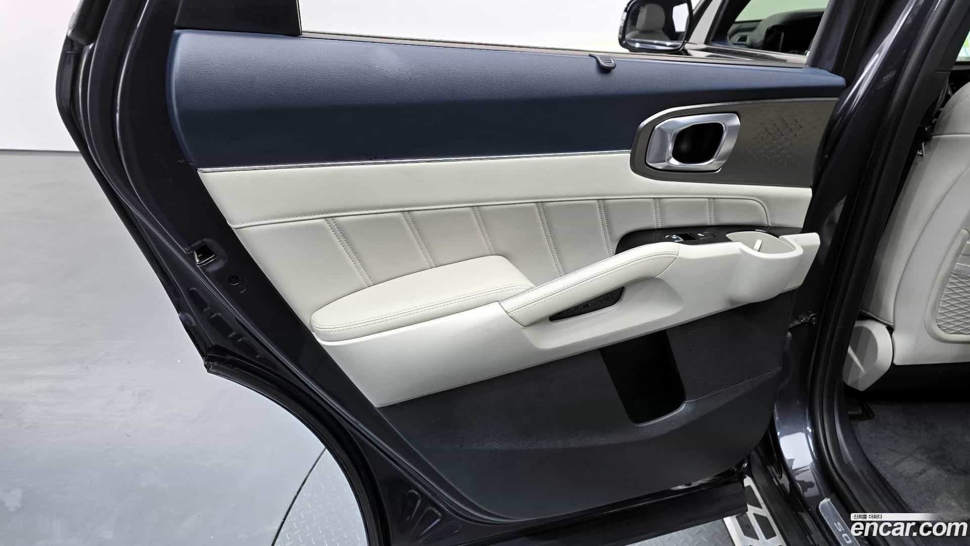 Sorento Kia 2022.3-INNER-035