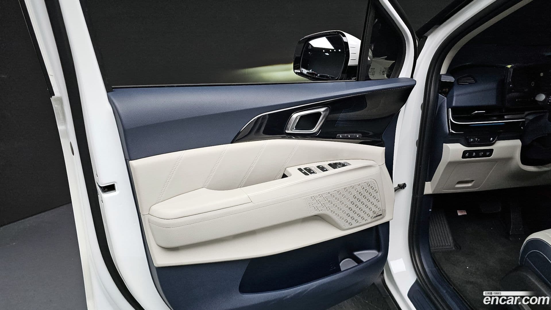 Main__Slider__Photo:Canival Kia 2024.3-24