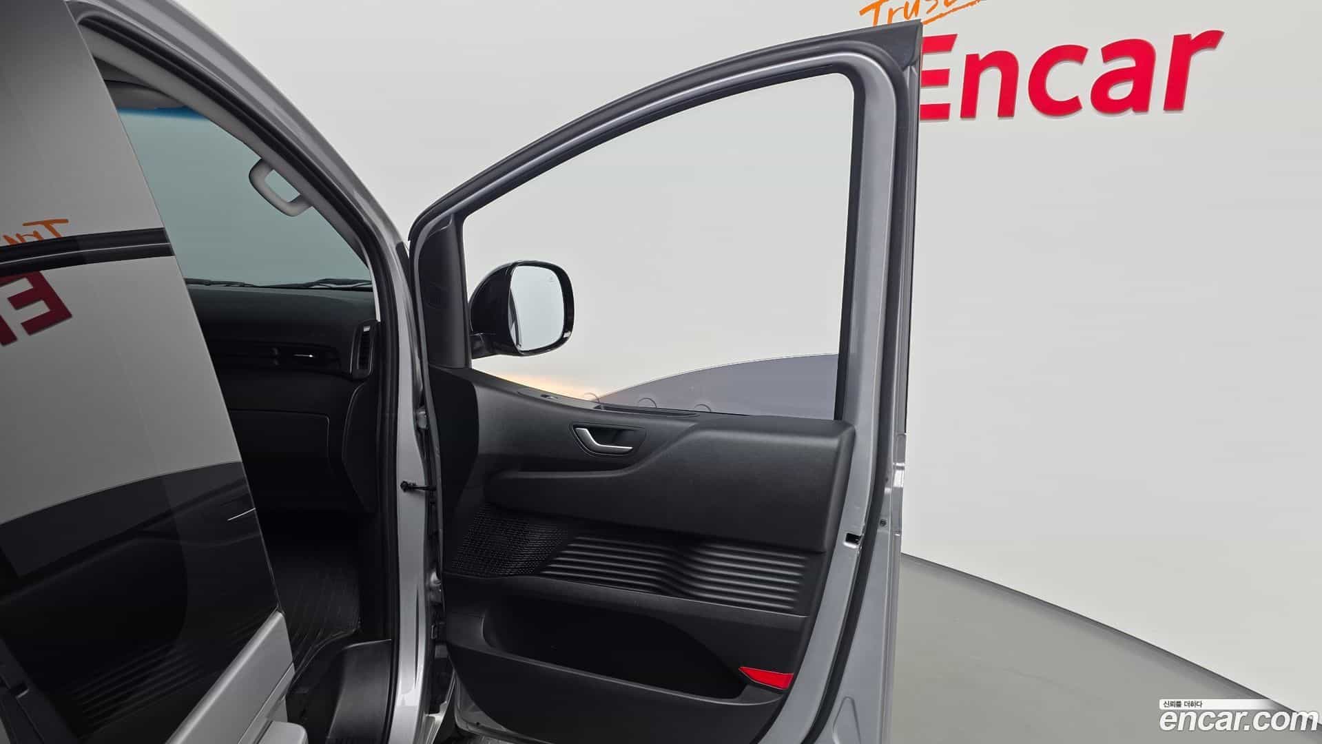 Staria Hyundai 2023.0-INNER-035