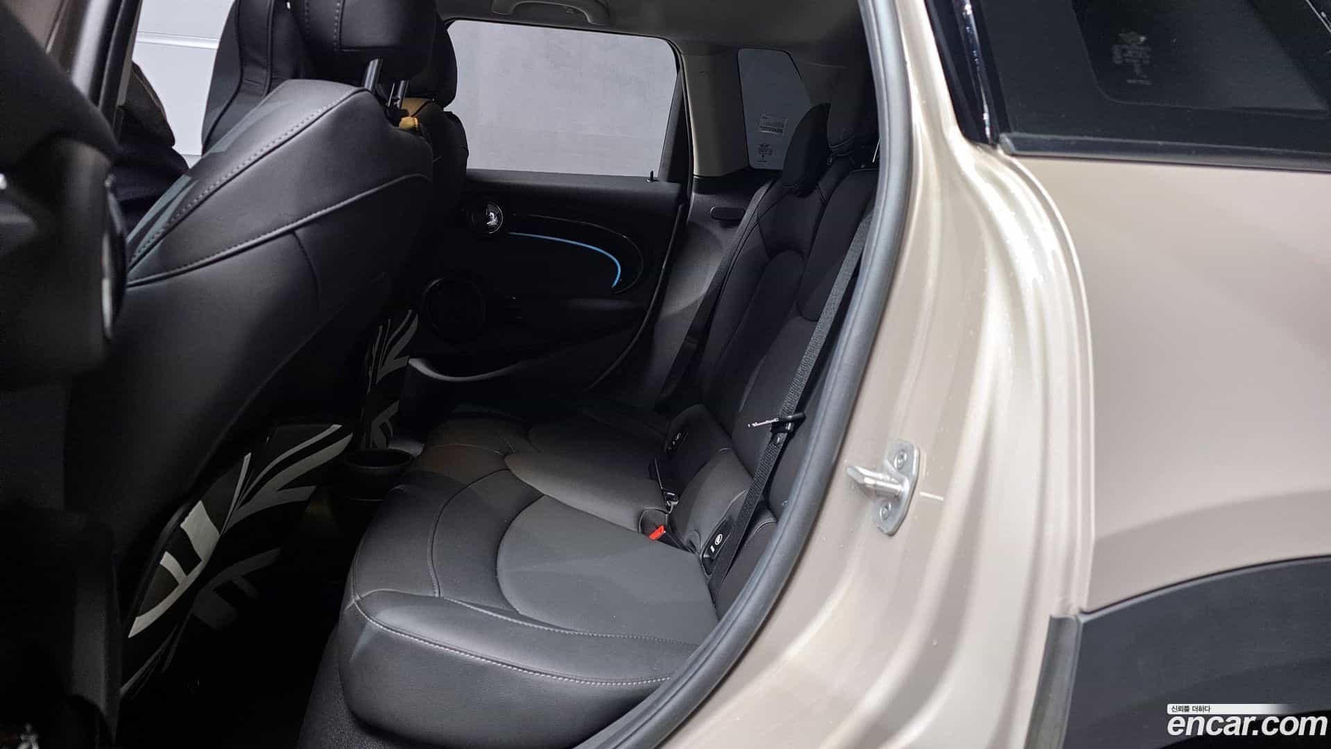 Cooper Mini 2024.2-OPTION-016