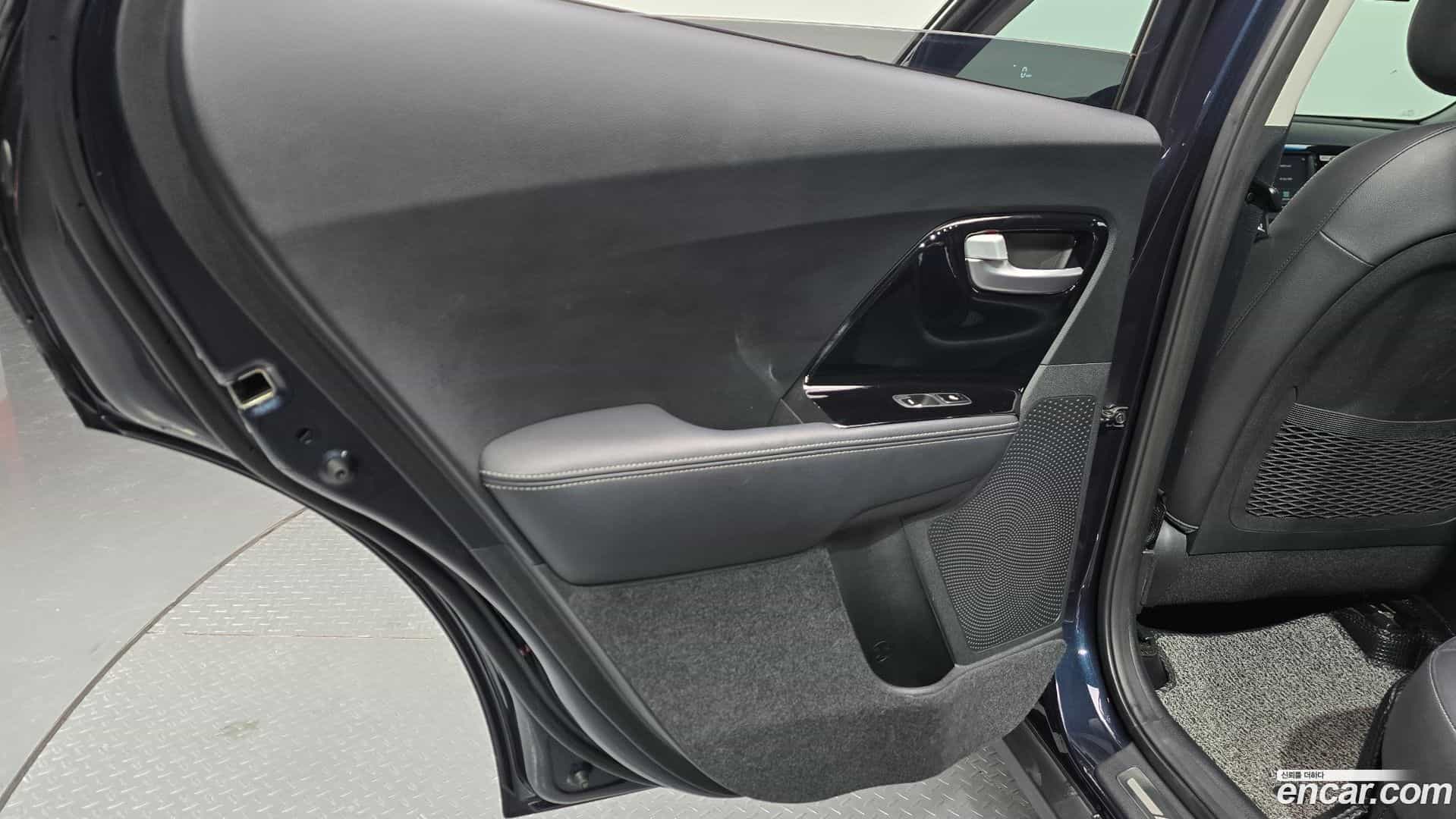 Niro Kia 2016.3-INNER-035