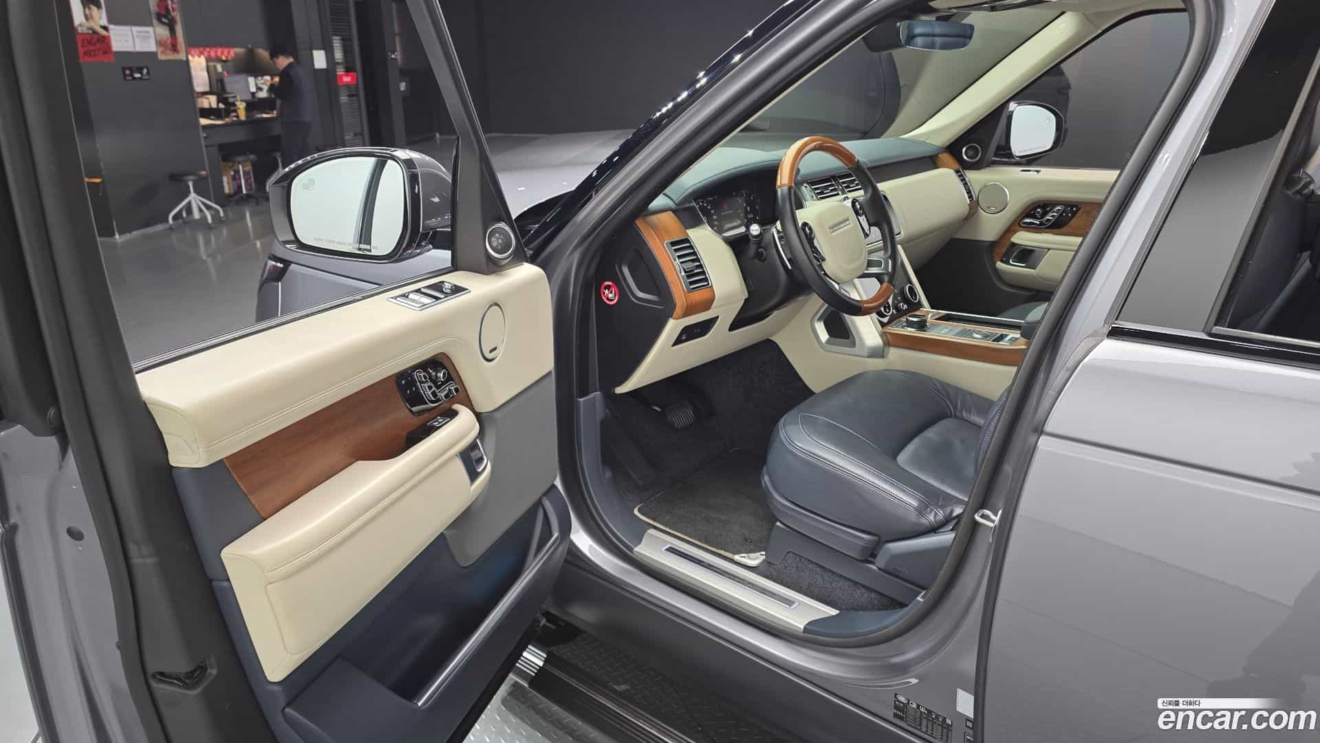 Range Rover Land Rover 2021.9-INNER-010