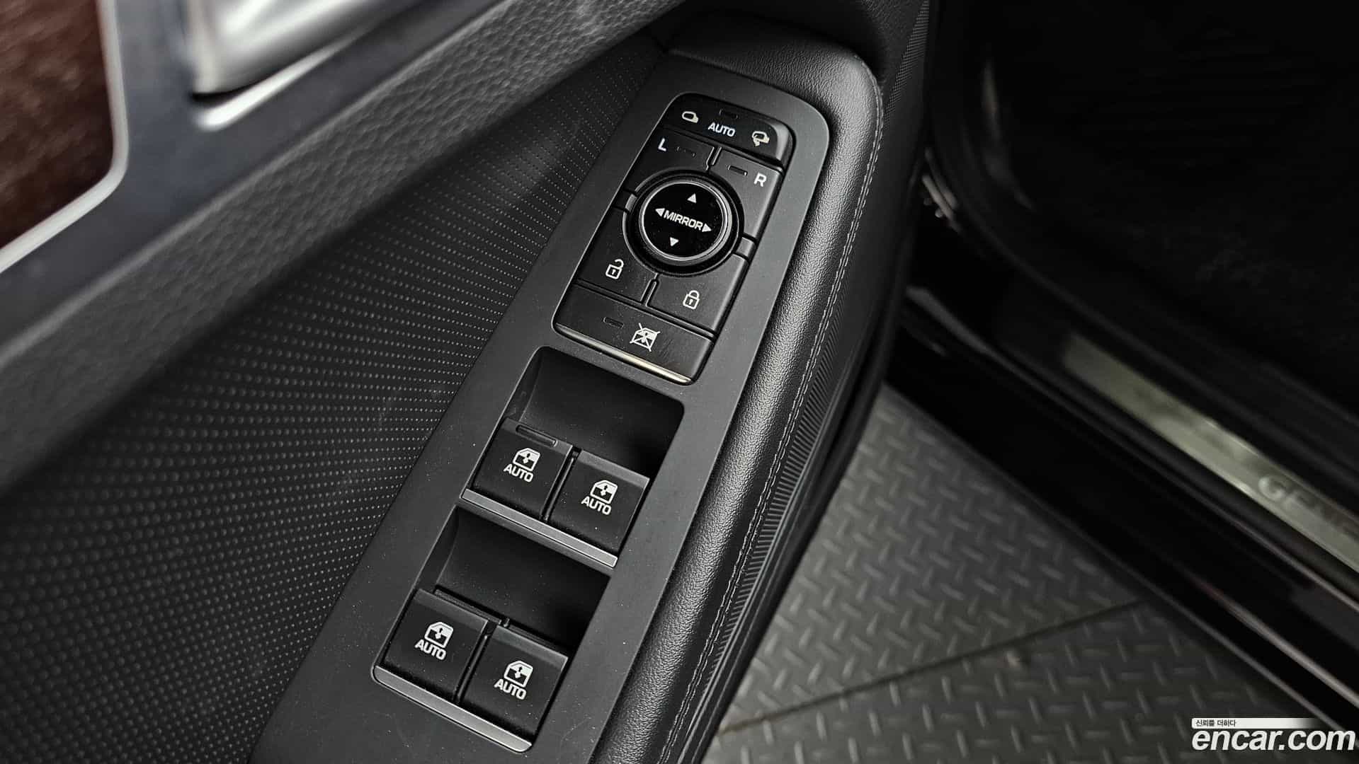G80 Genesis 2018.5-OPTION-049