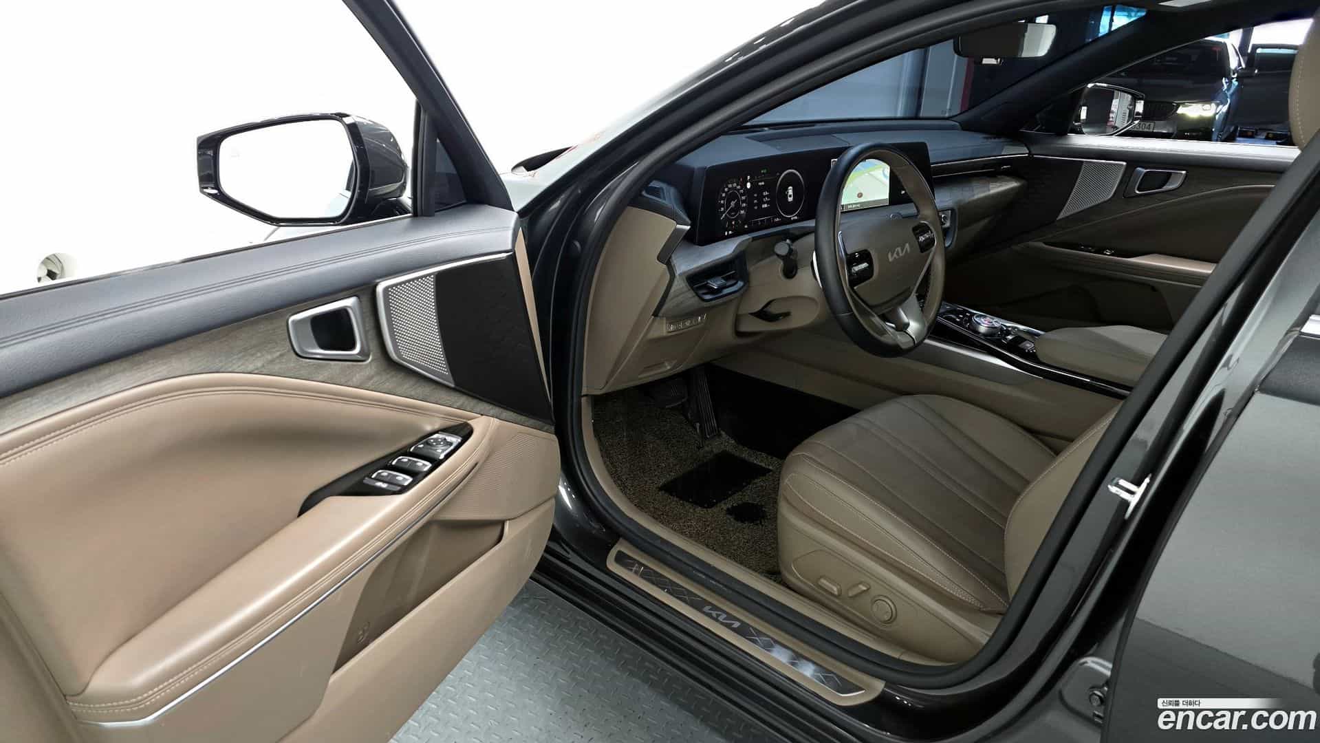 K8 Kia 2023.0-INNER-010