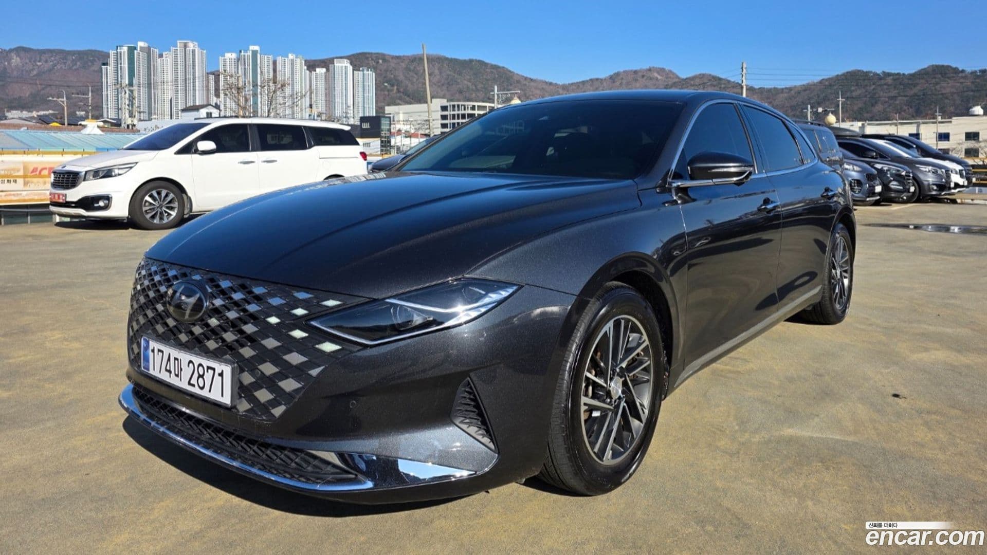 Main__Slider__Photo:Grandeur Hyundai 2021.0-0