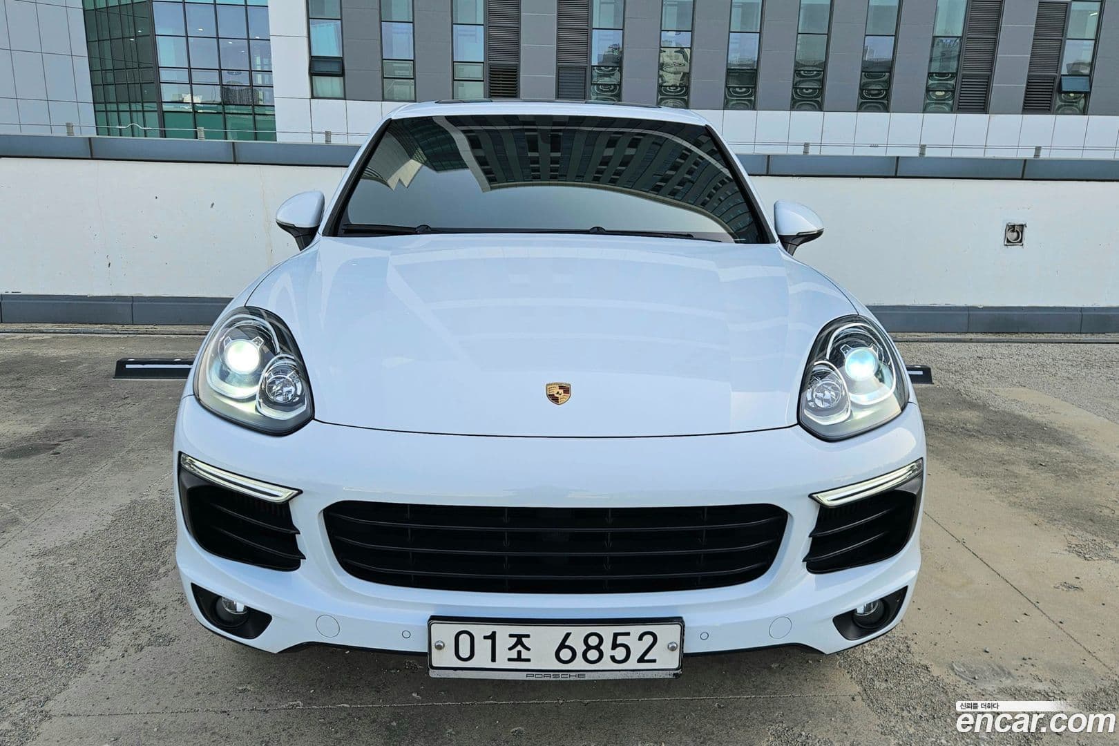 Main__Slider__Photo:Cayenne Porsche 2016.1-0