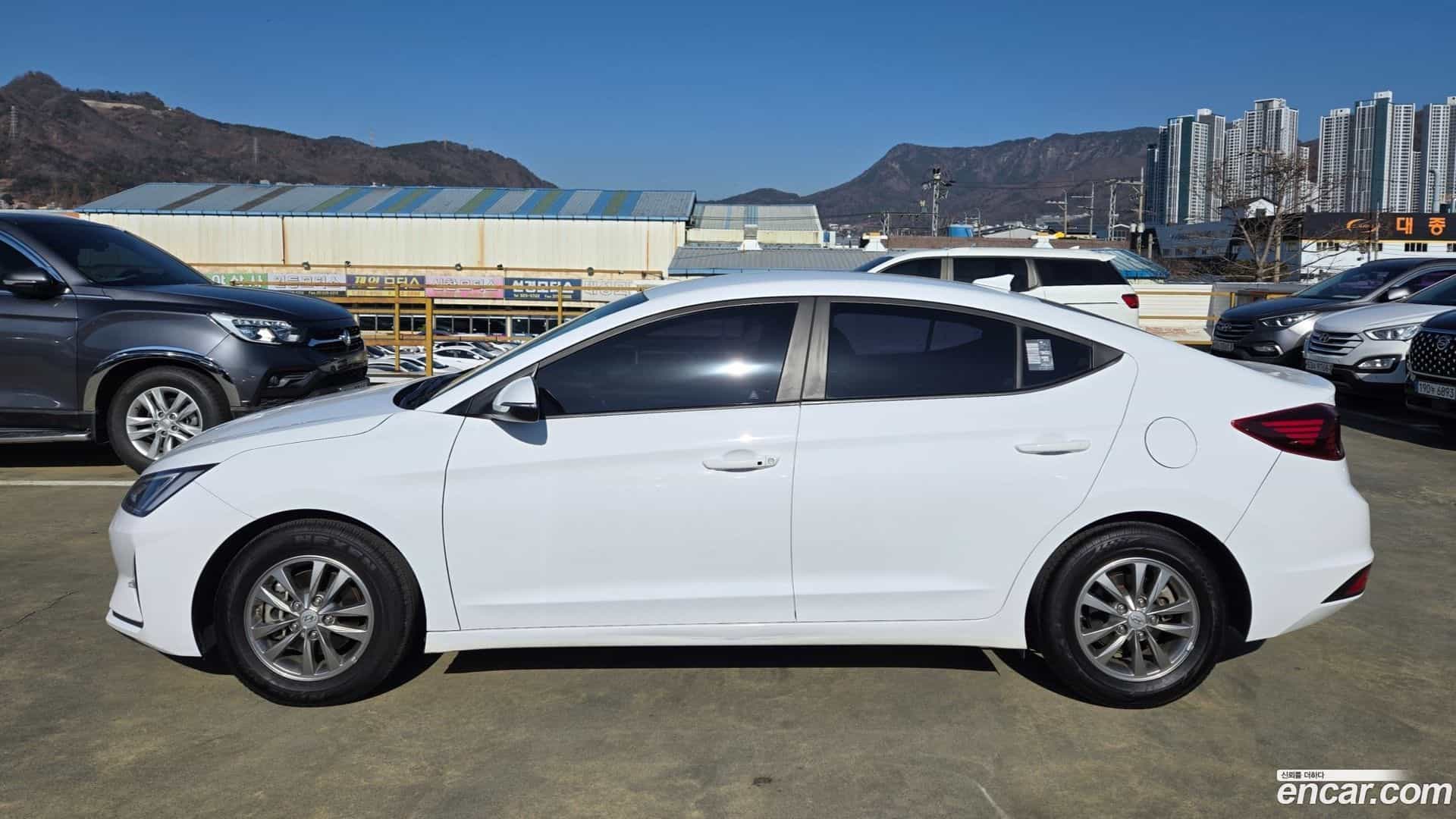 AVANTE Hyundai 2018.11-OPTION-021
