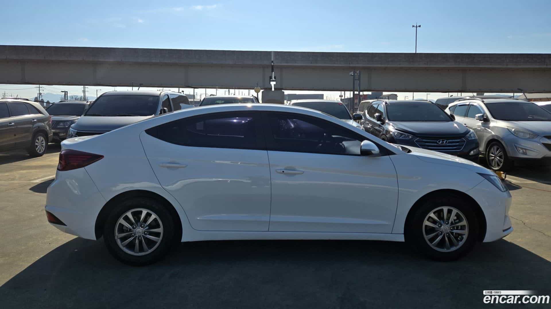 AVANTE Hyundai 2018.11-OPTION-022