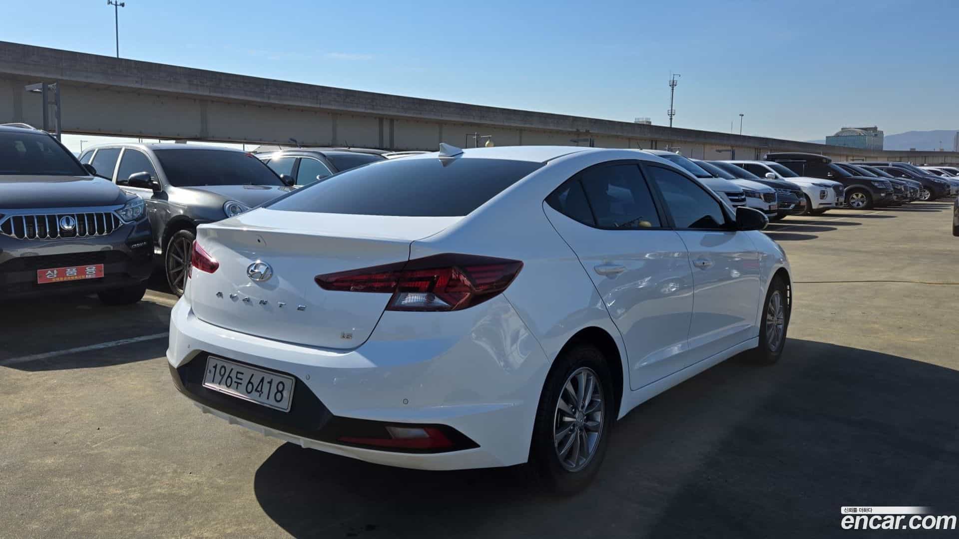 AVANTE Hyundai 2018.11-OPTION-023