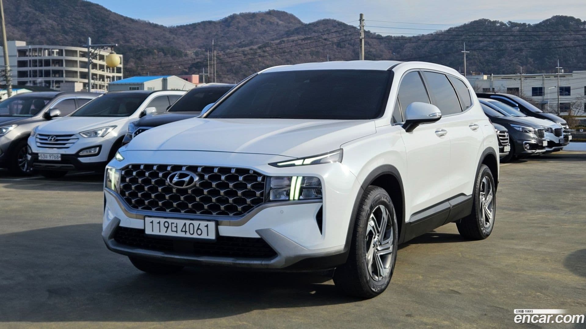Main__Slider__Photo:Santafe Hyundai 2022.6-0