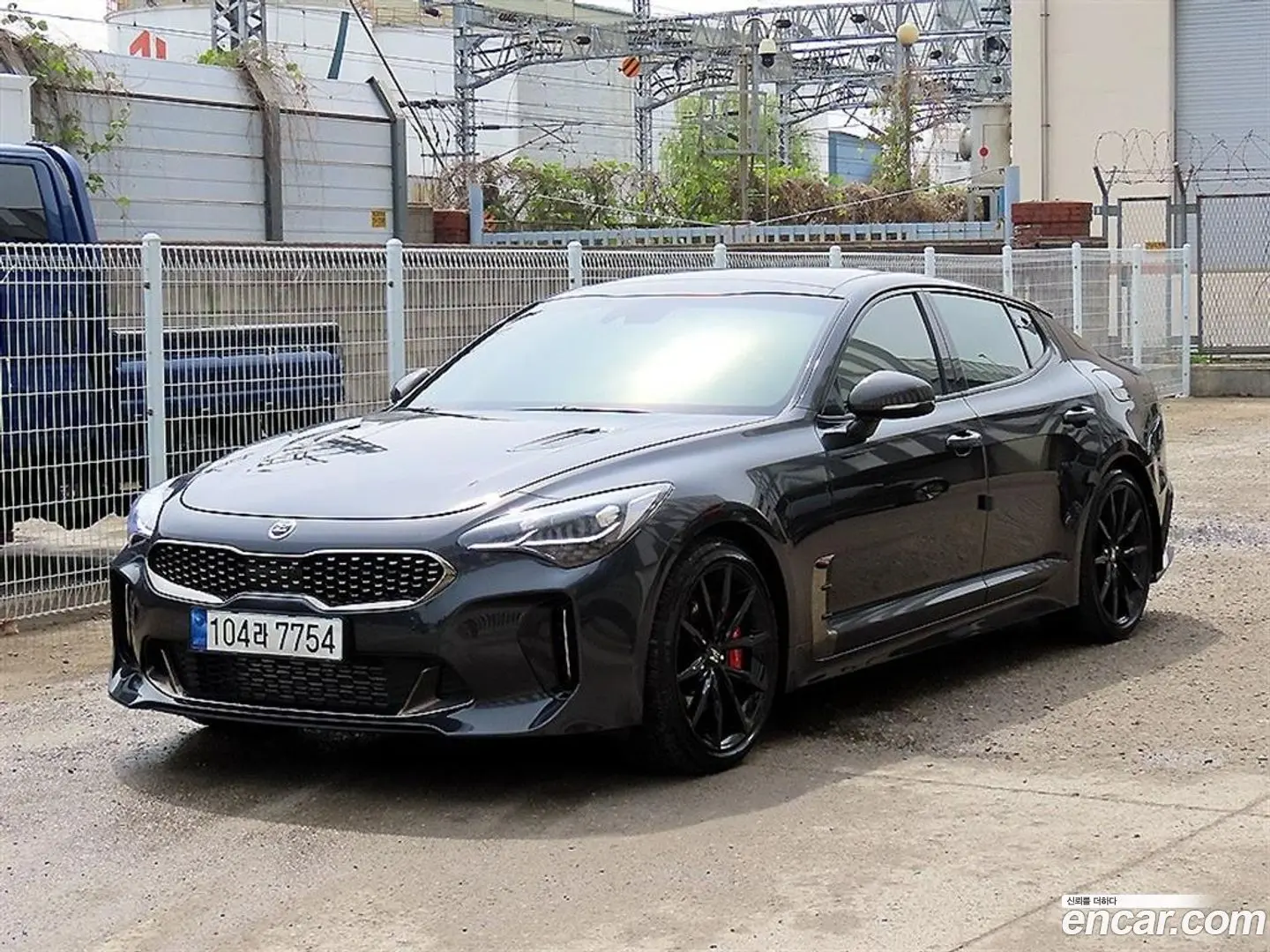 Main__Slider__Photo:Stinger Kia 2019.7-0