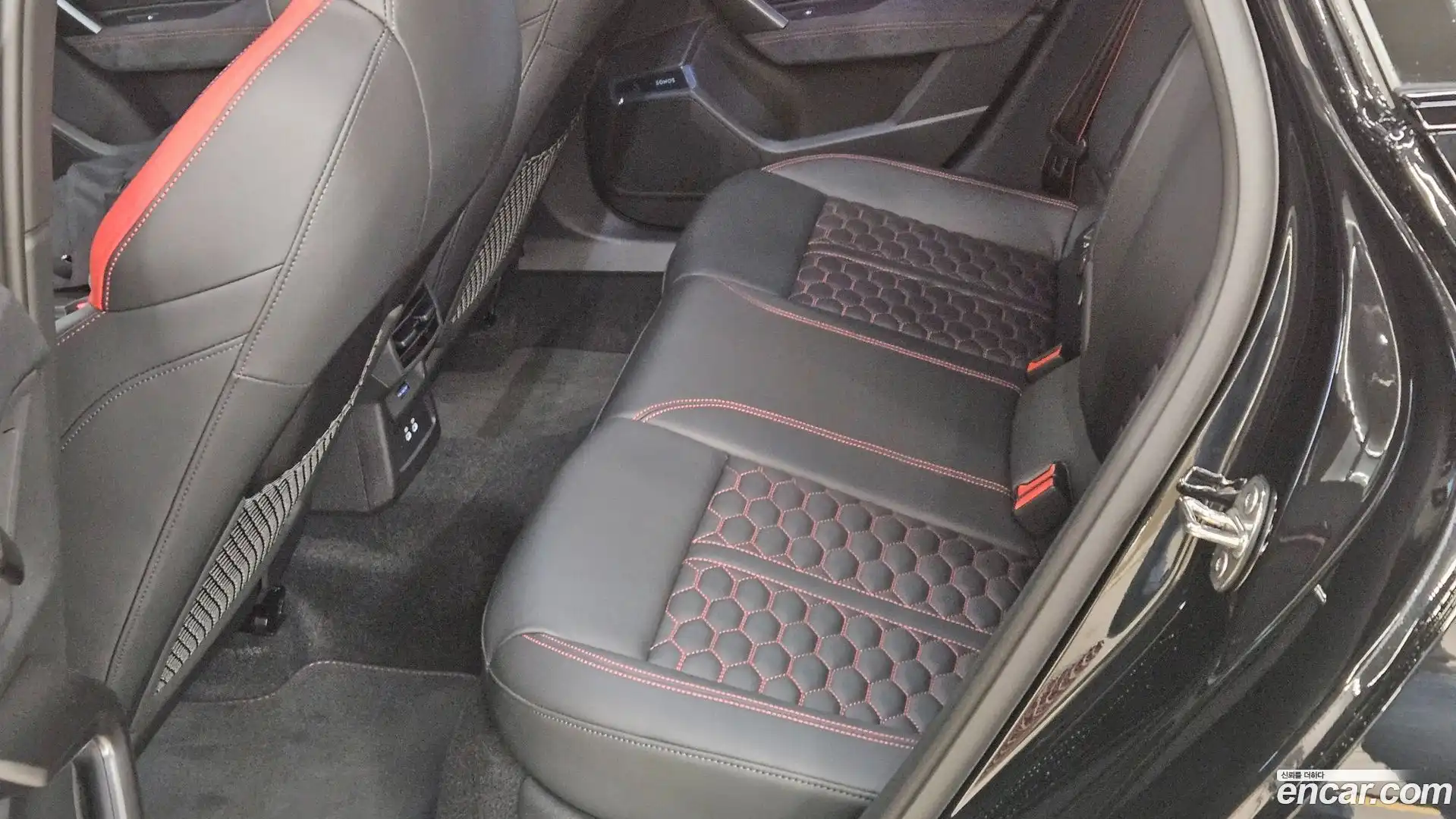 RS3 Audi 2025.10-INNER-009