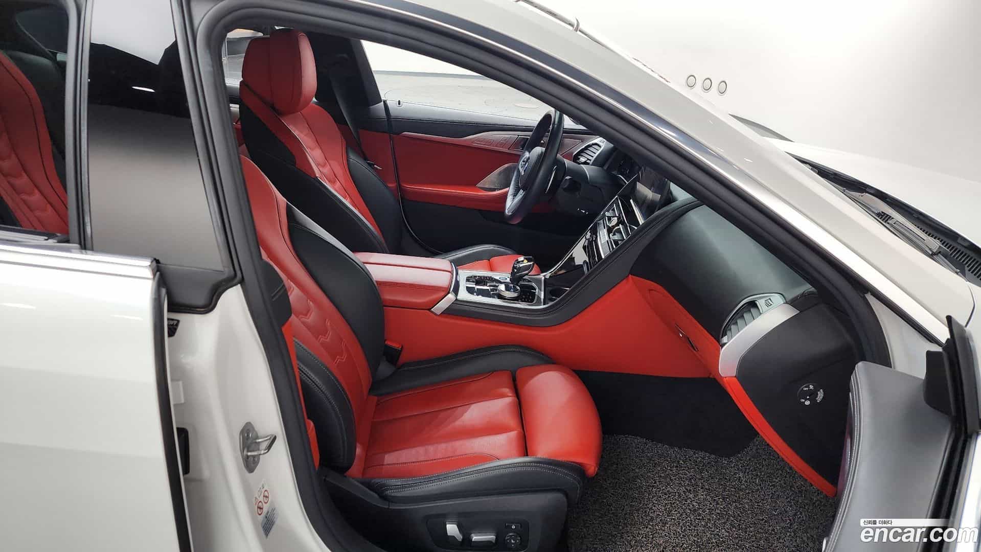 8-Series BMW 2022.5-INNER-036