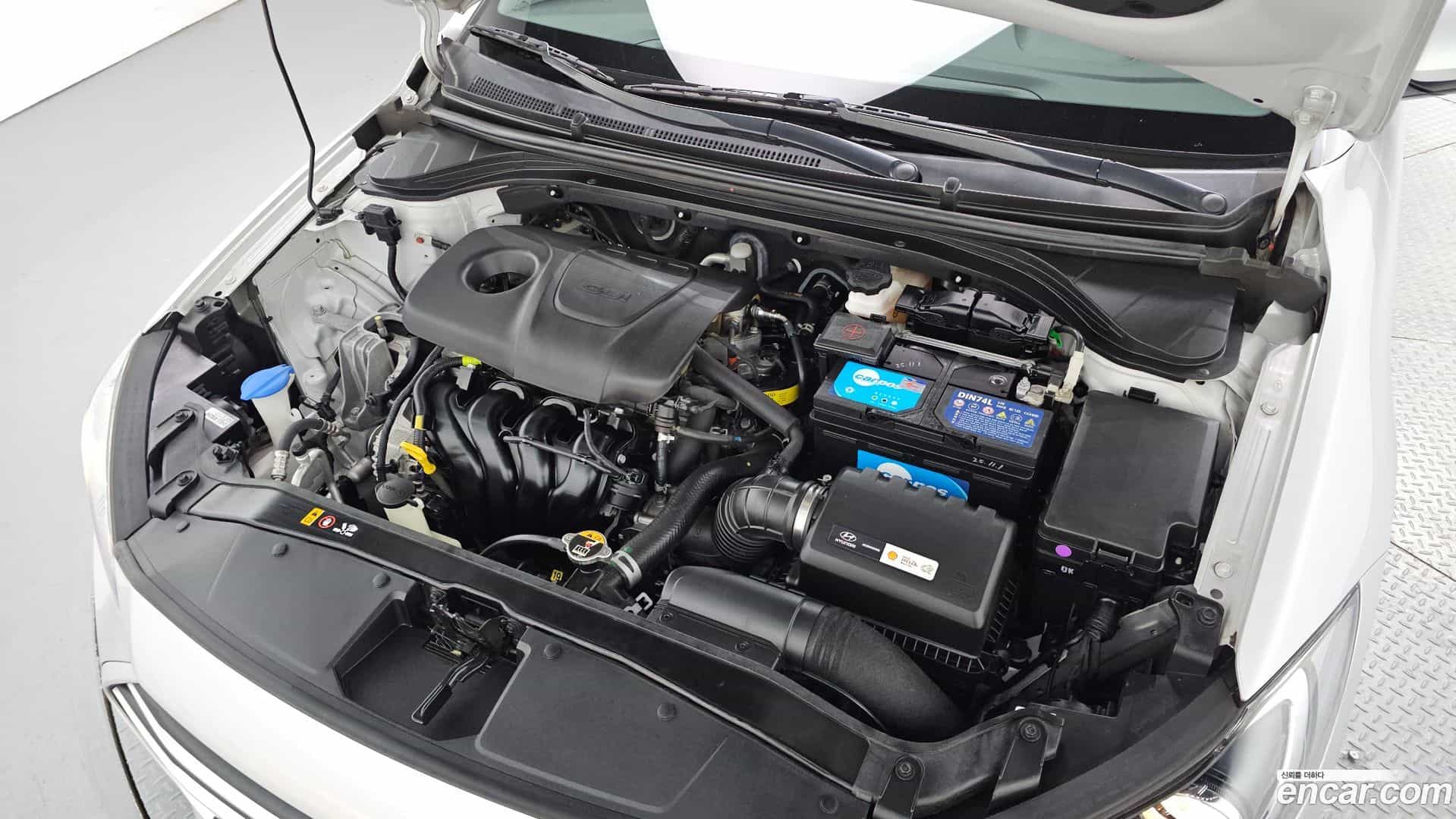 AVANTE Hyundai 2017.6-OUTER-006
