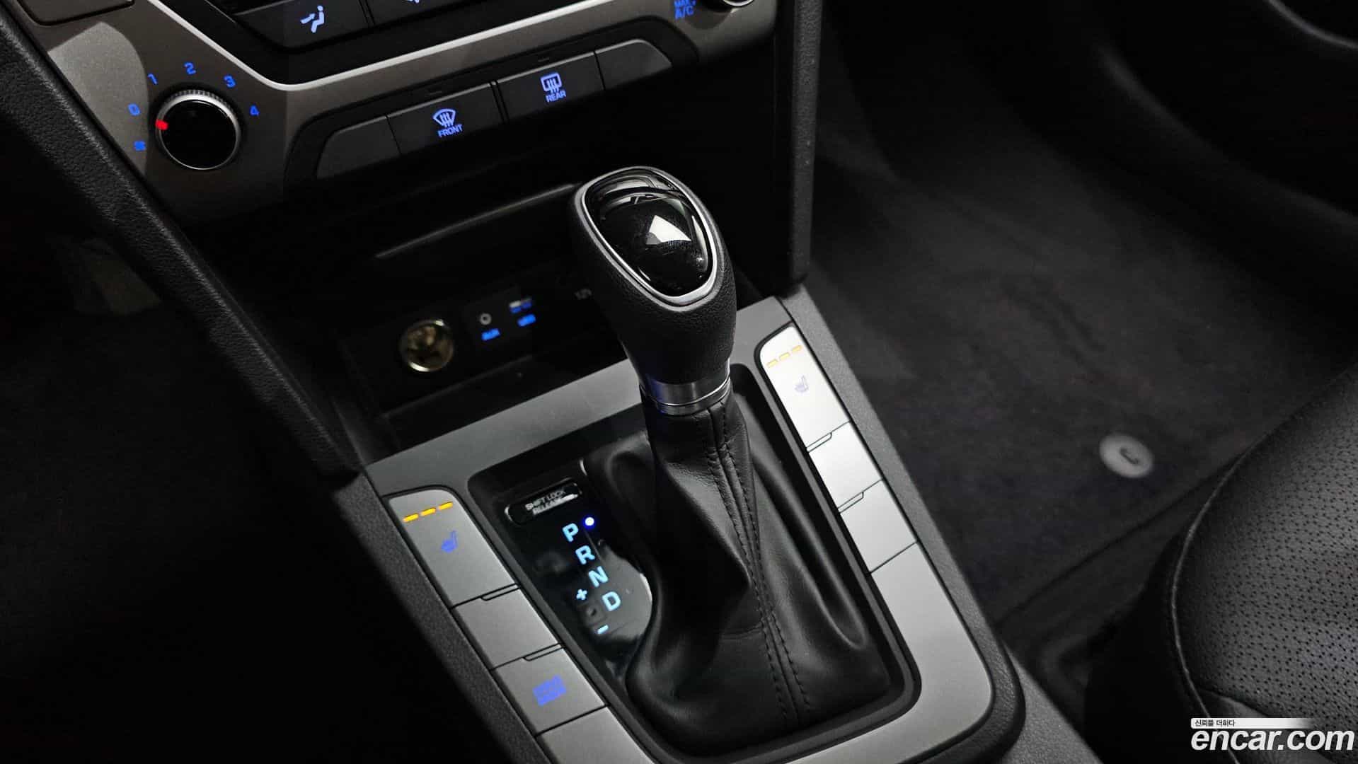 AVANTE Hyundai 2017.6-INNER-009