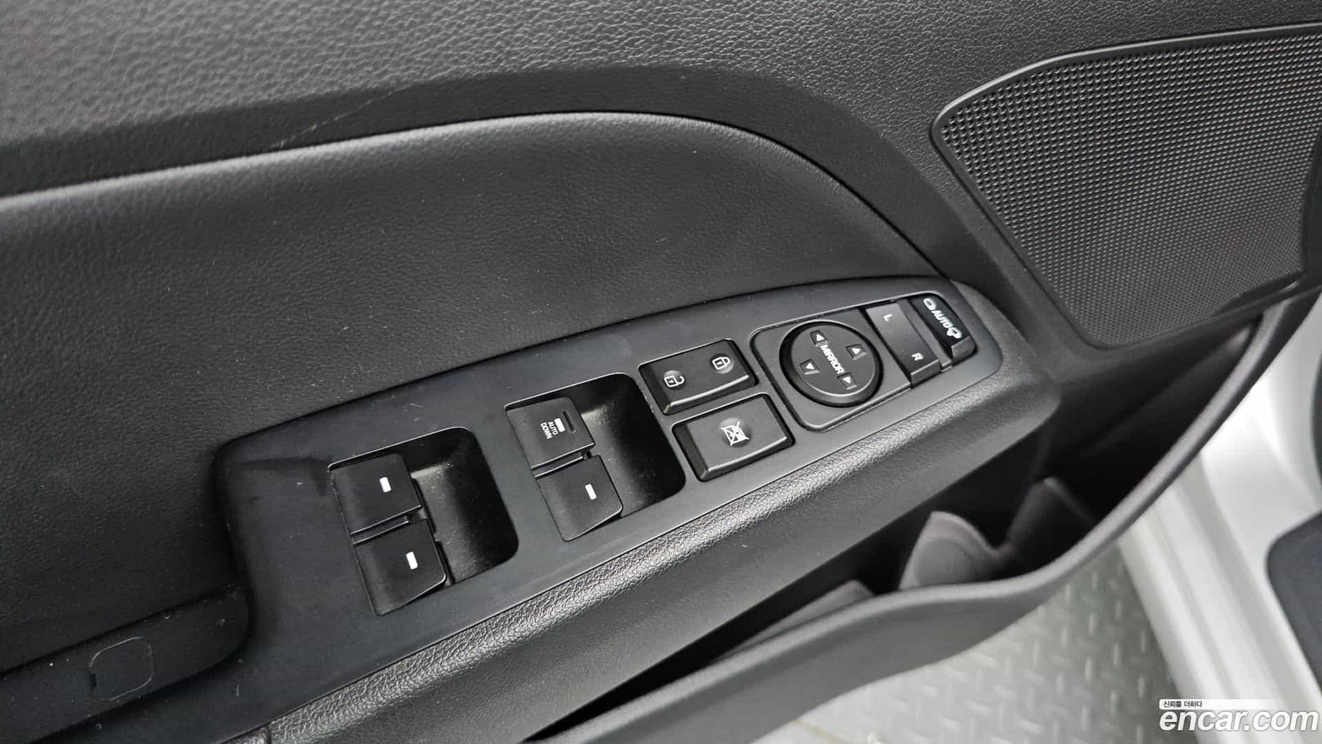 AVANTE Hyundai 2017.6-OPTION-023