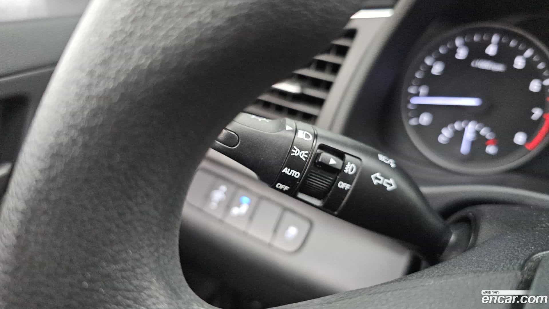AVANTE Hyundai 2017.6-OPTION-024