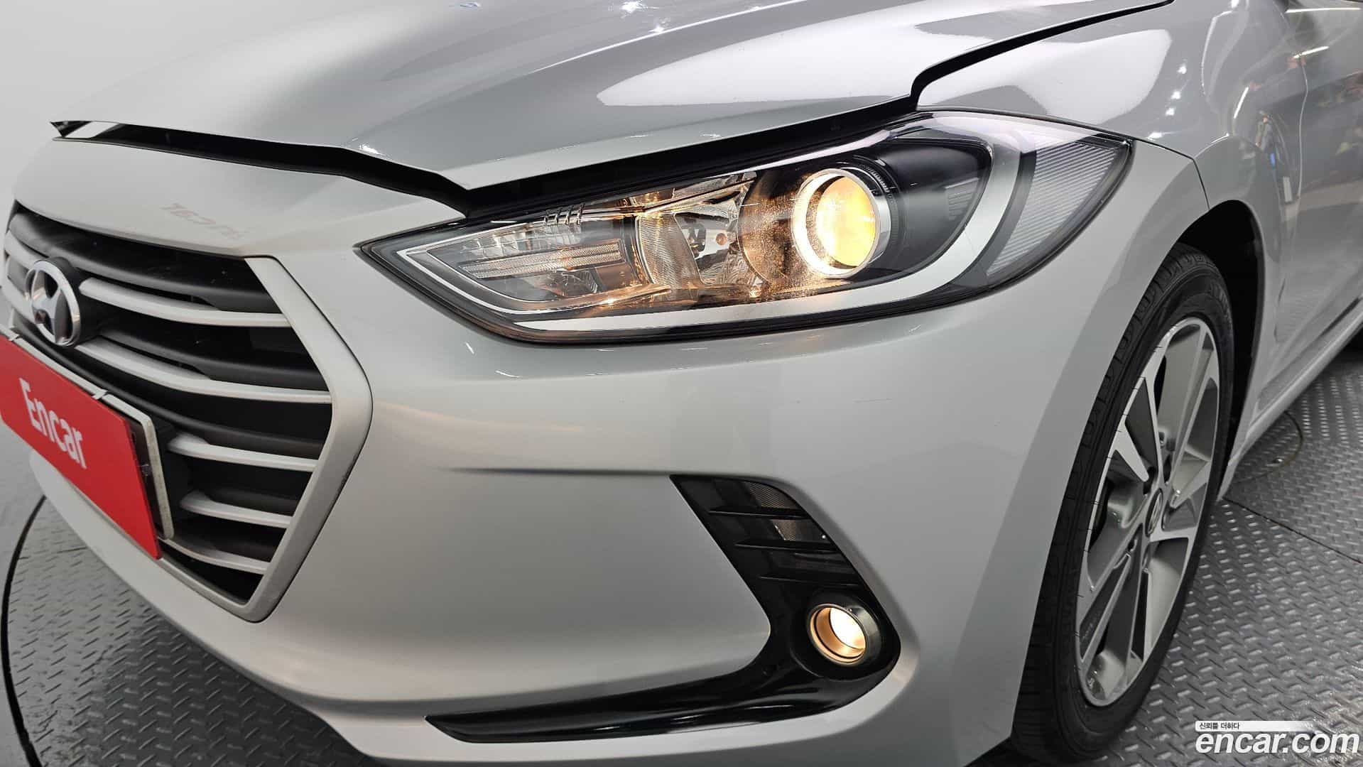 AVANTE Hyundai 2017.6-OUTER-032