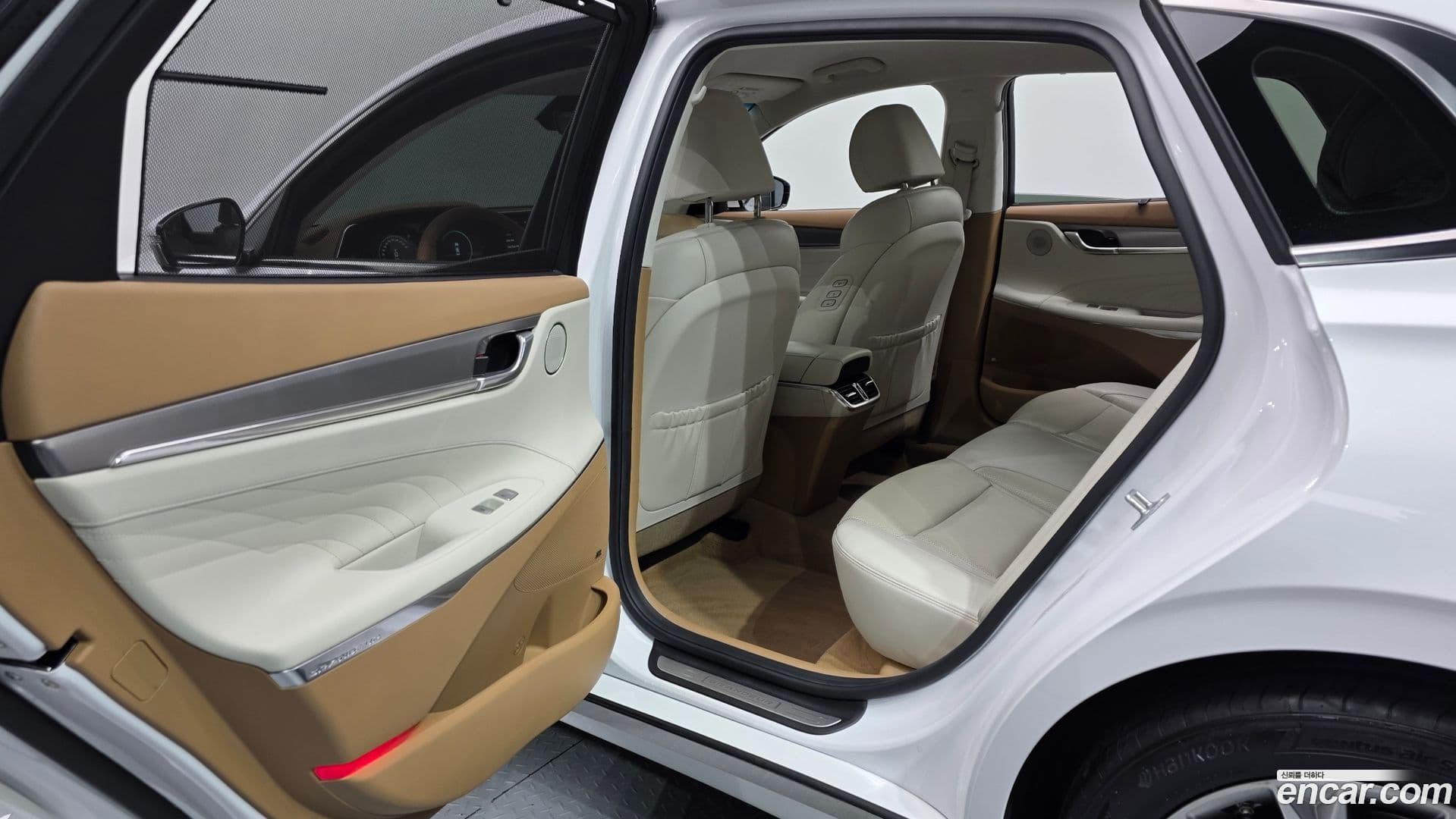 Main__Slider__Photo:Grandeur Hyundai 2022.6-10