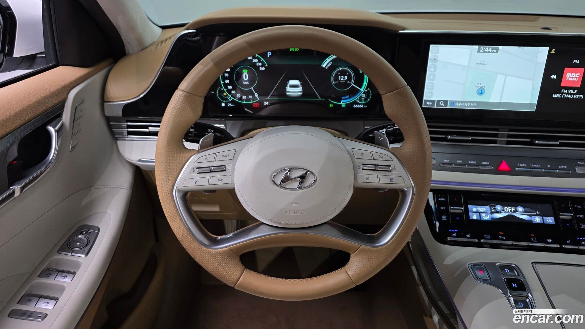 Main__Slider__Photo:Grandeur Hyundai 2022.6-12