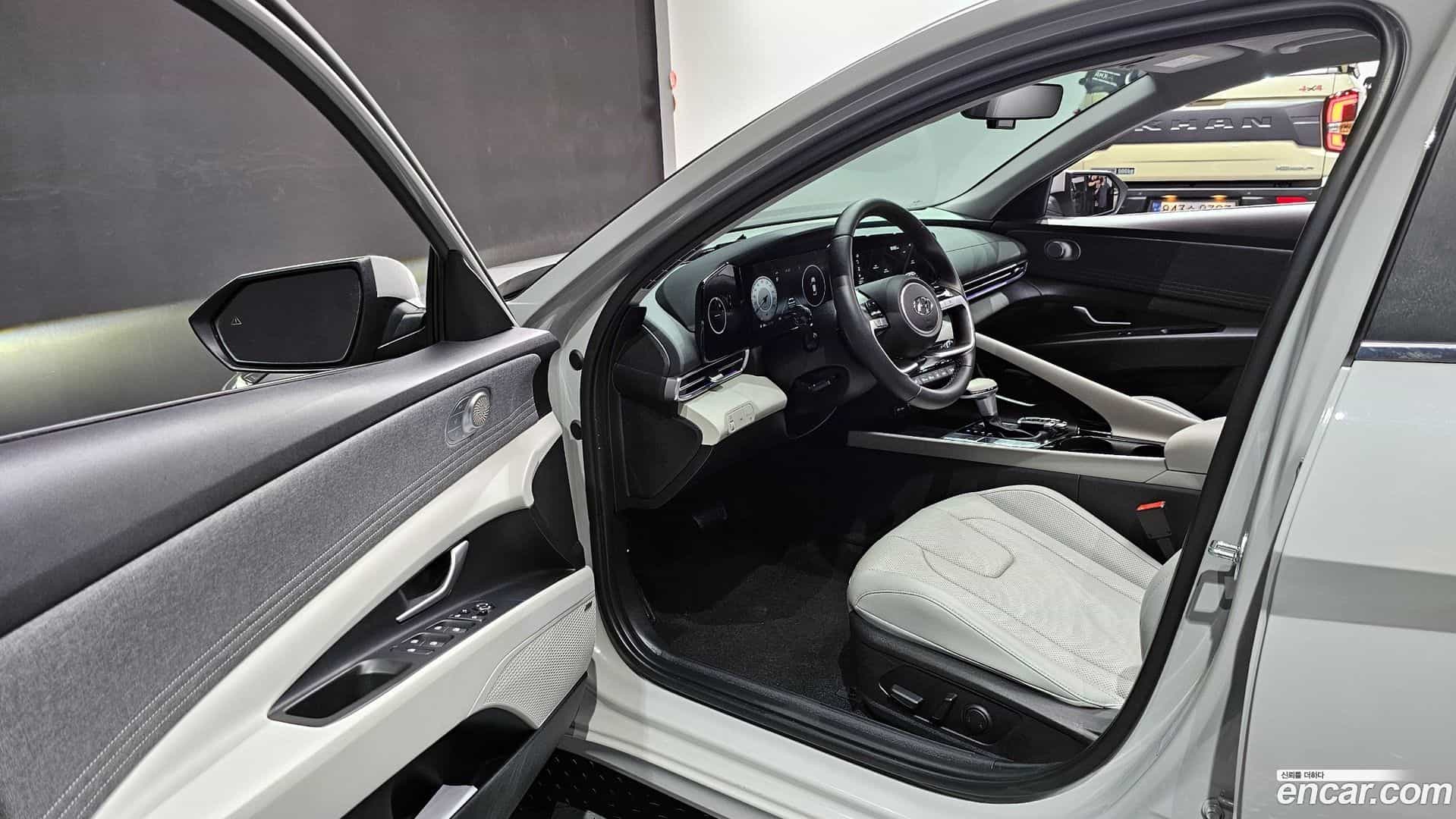 AVANTE Hyundai 2022.8-INNER-010