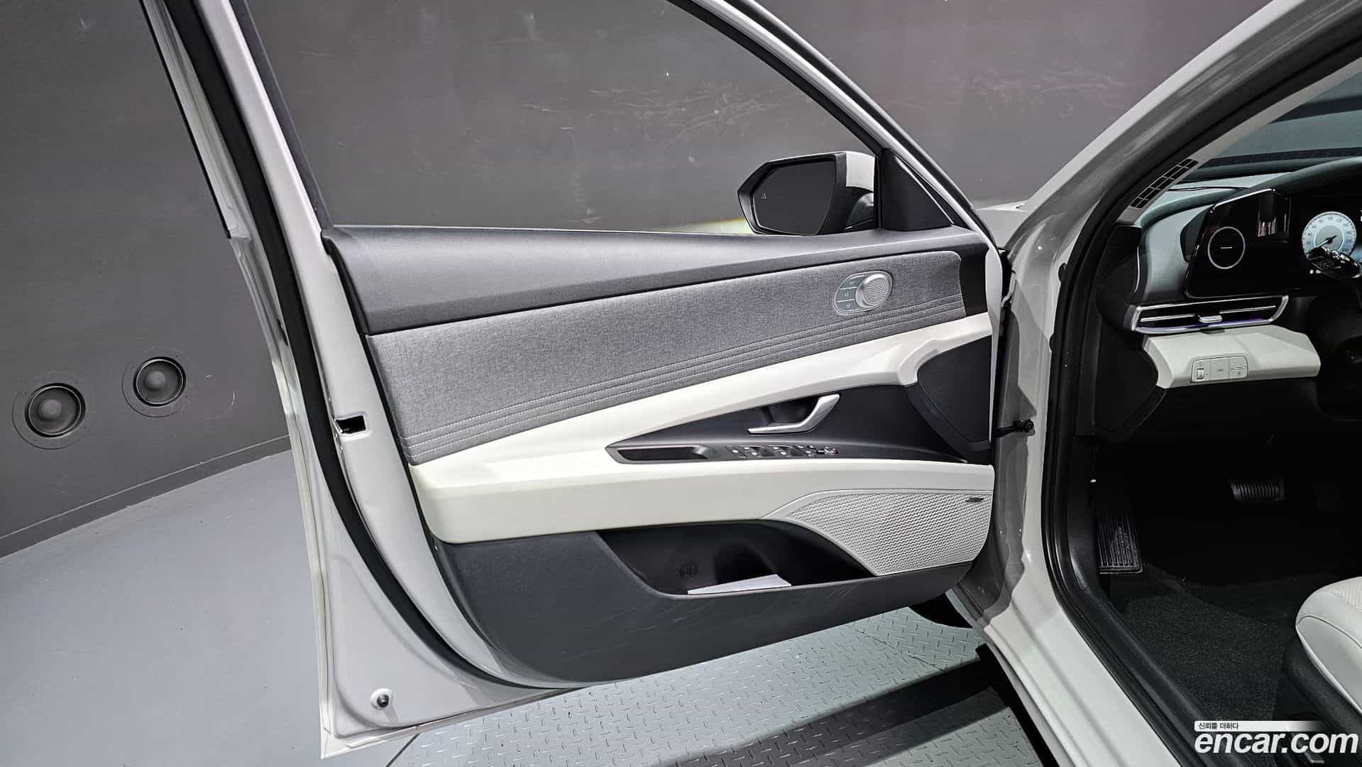 AVANTE Hyundai 2022.8-INNER-034