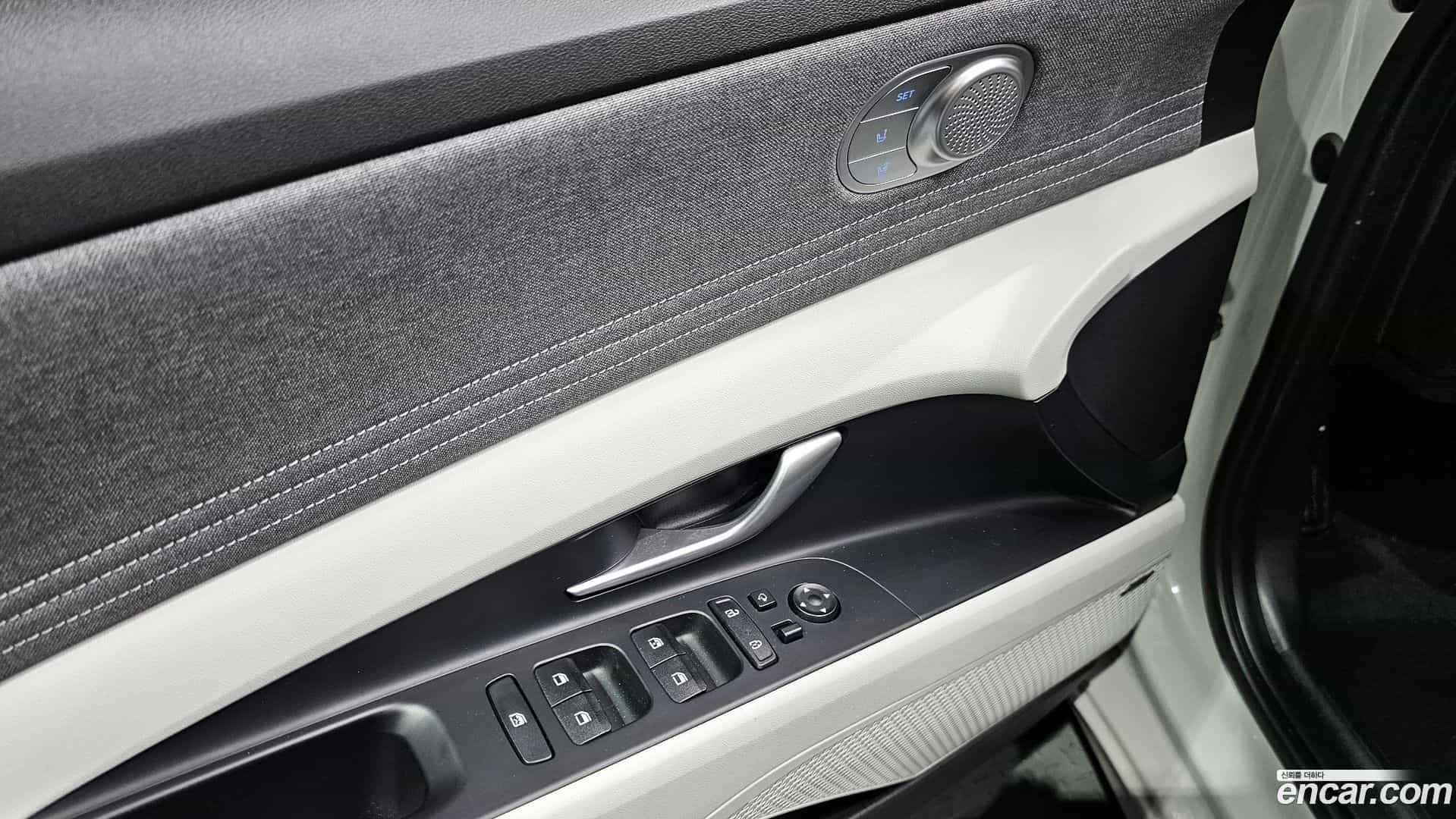 AVANTE Hyundai 2022.8-OPTION-044