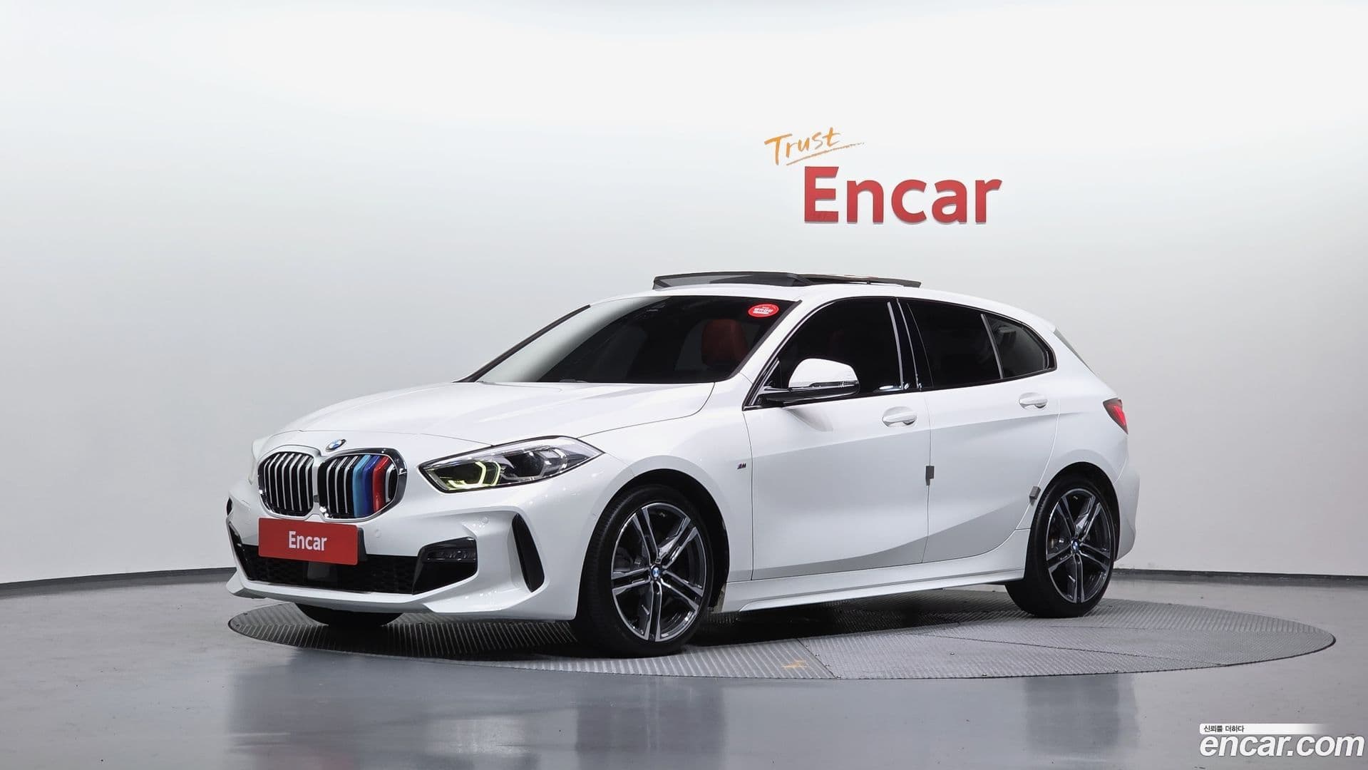 Main__Slider__Photo:1-Series BMW 2021.11-0